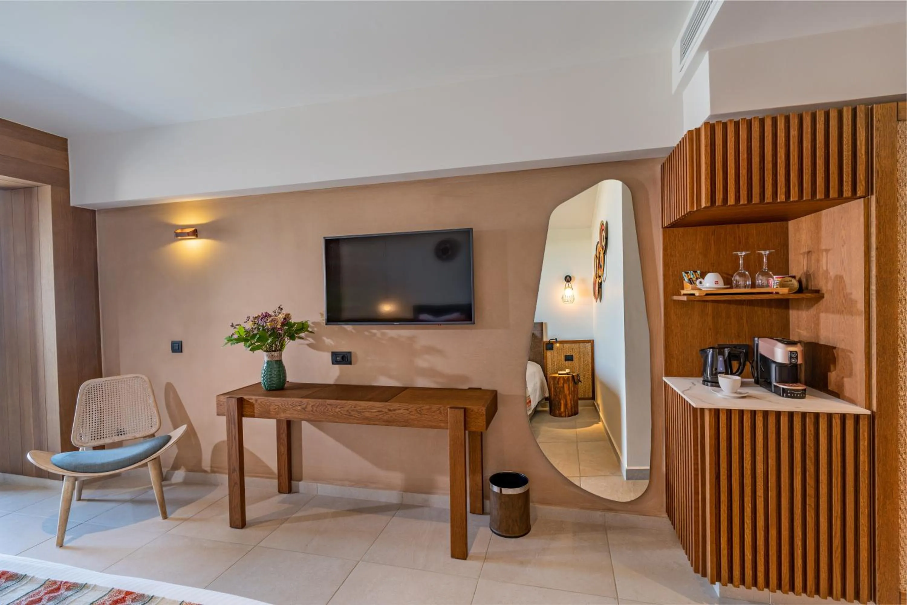 TV and multimedia in Minos Ambassador Suites & Spa - Adults only