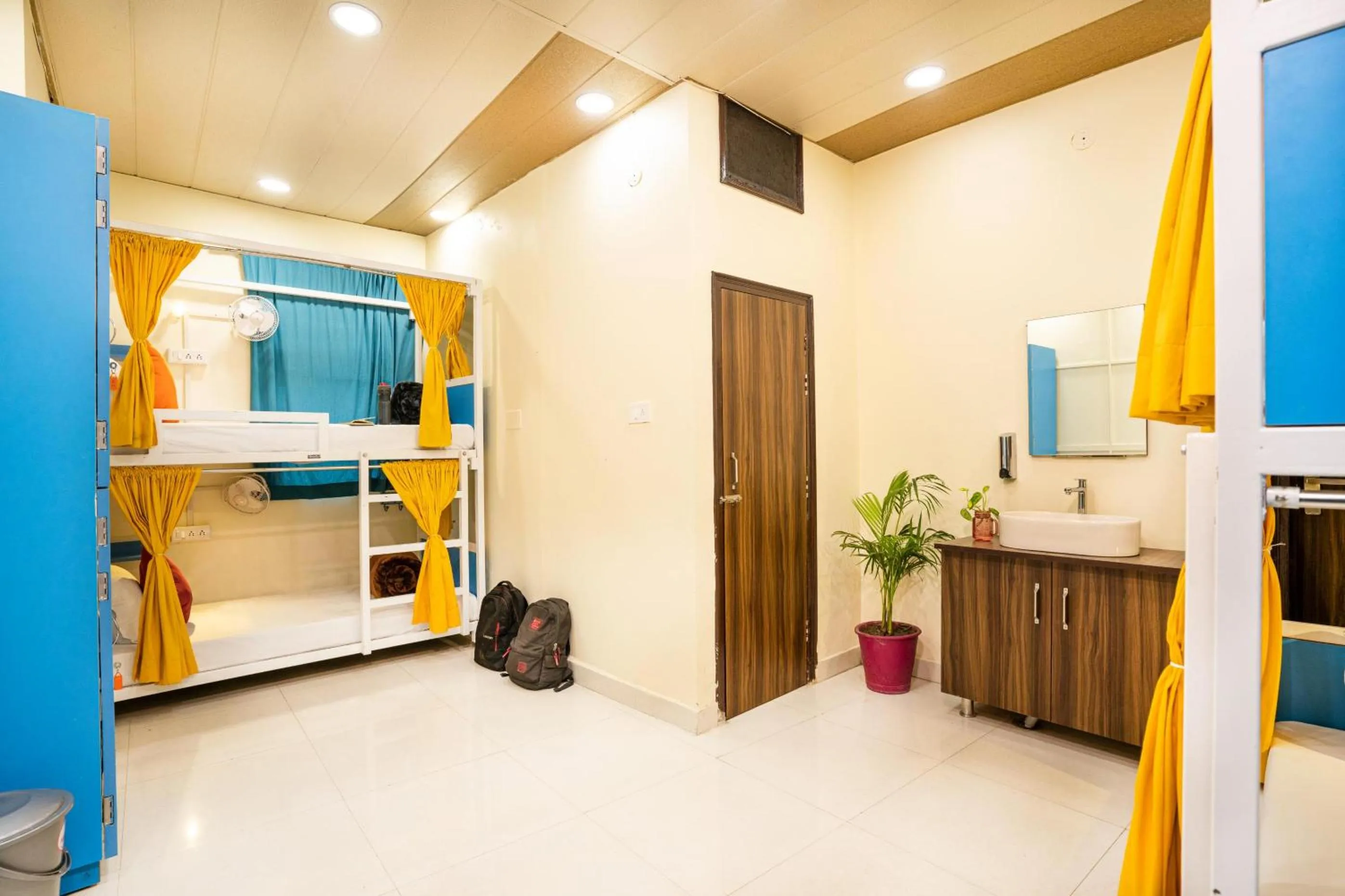 Bed in goSTOPS Amritsar, Chatiwind Gate