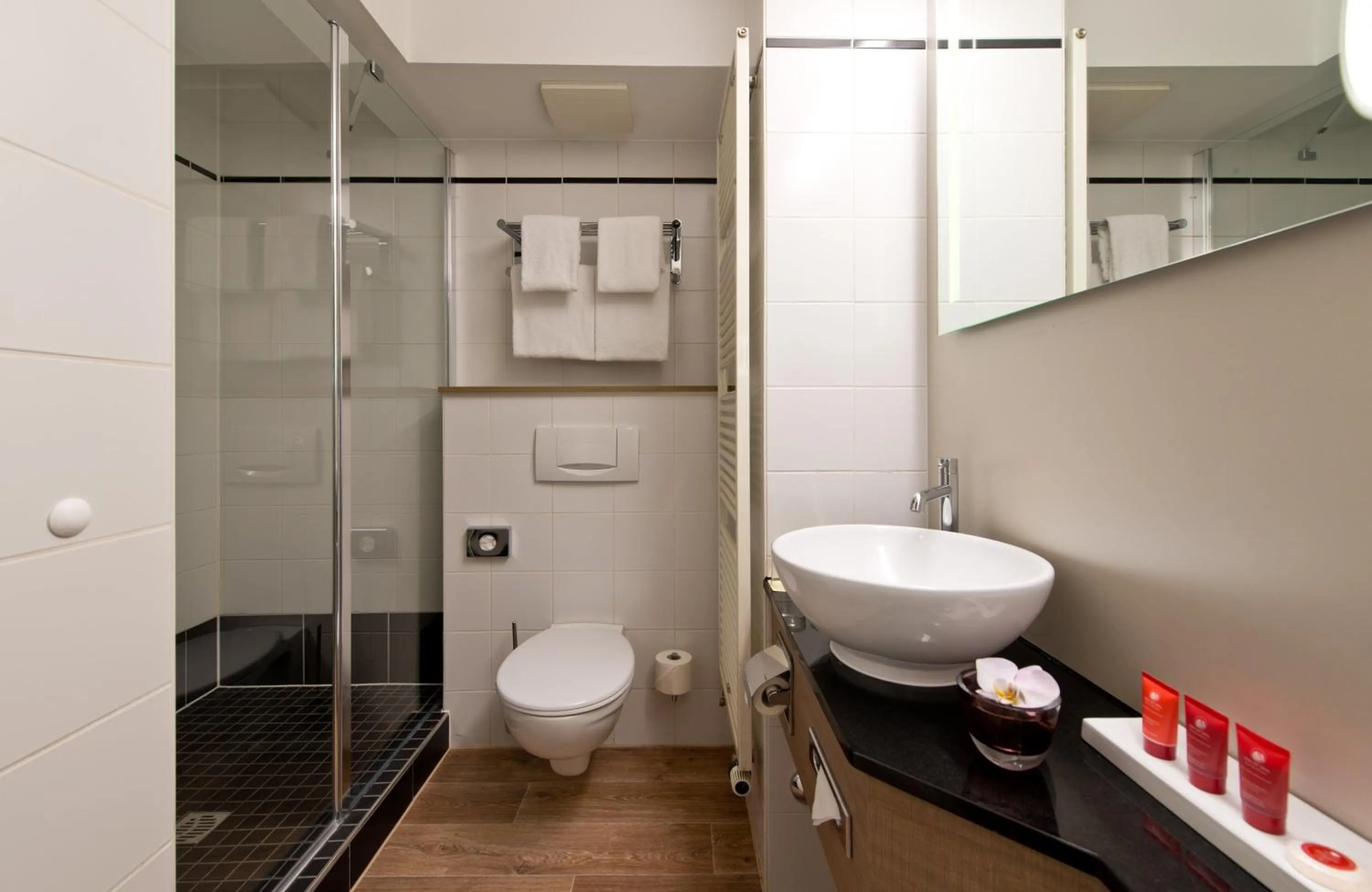 Bathroom in Leonardo Hotel Munich City Olympiapark