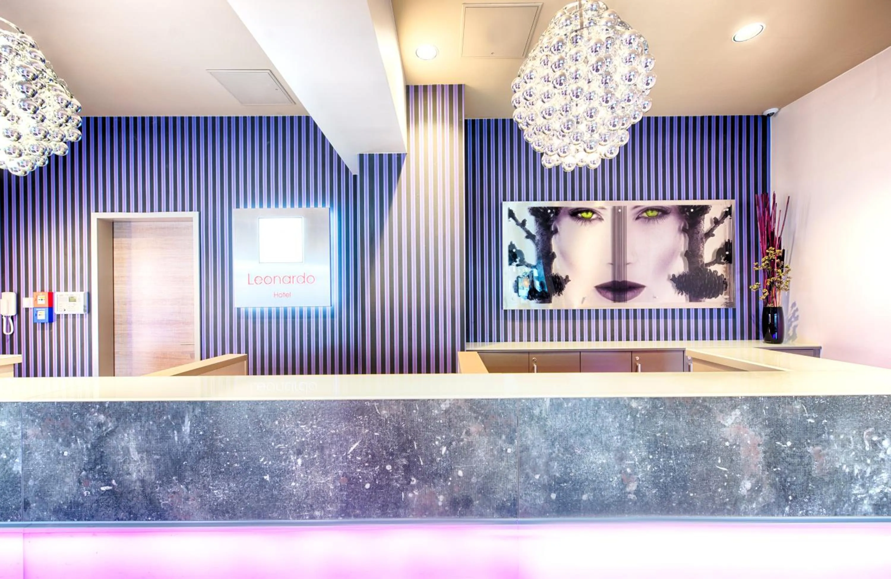 Lobby or reception in Leonardo Hotel Munich City Olympiapark