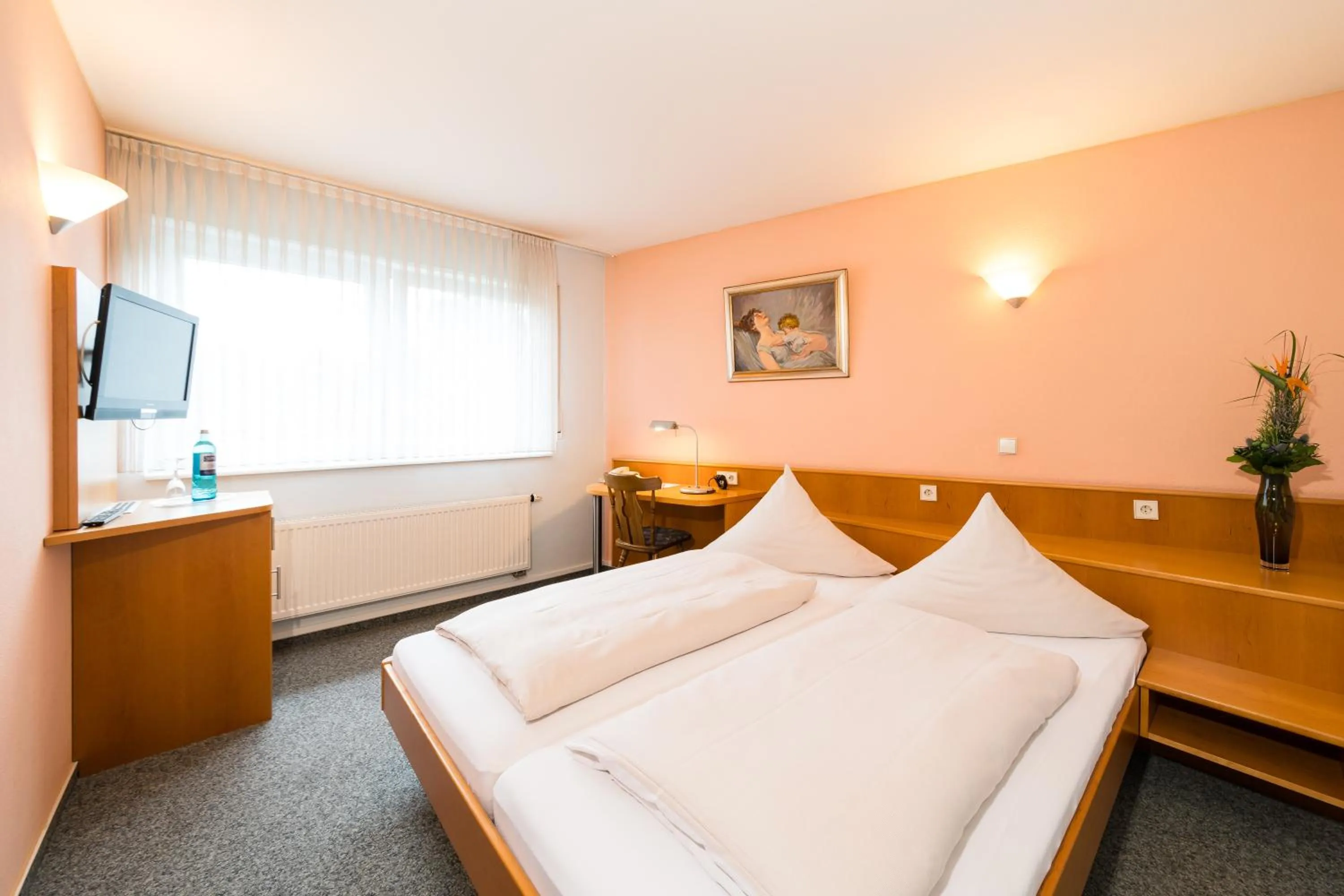 TV and multimedia, Bed in Hotel Restaurant Vater Rhein