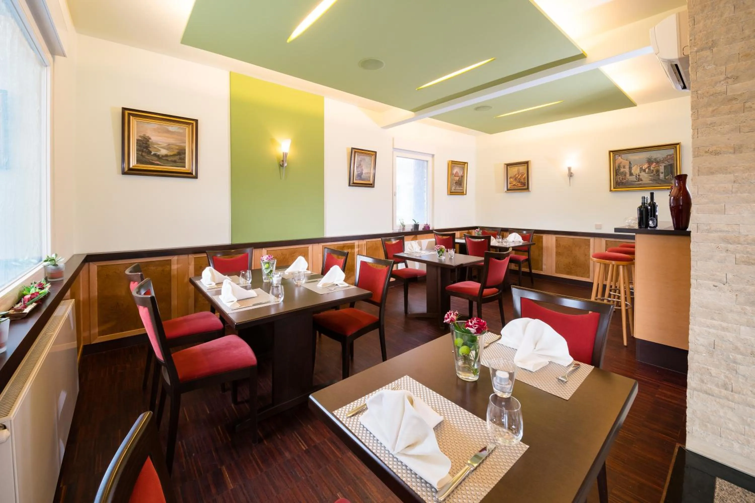 Restaurant/places to eat in Hotel Restaurant Vater Rhein