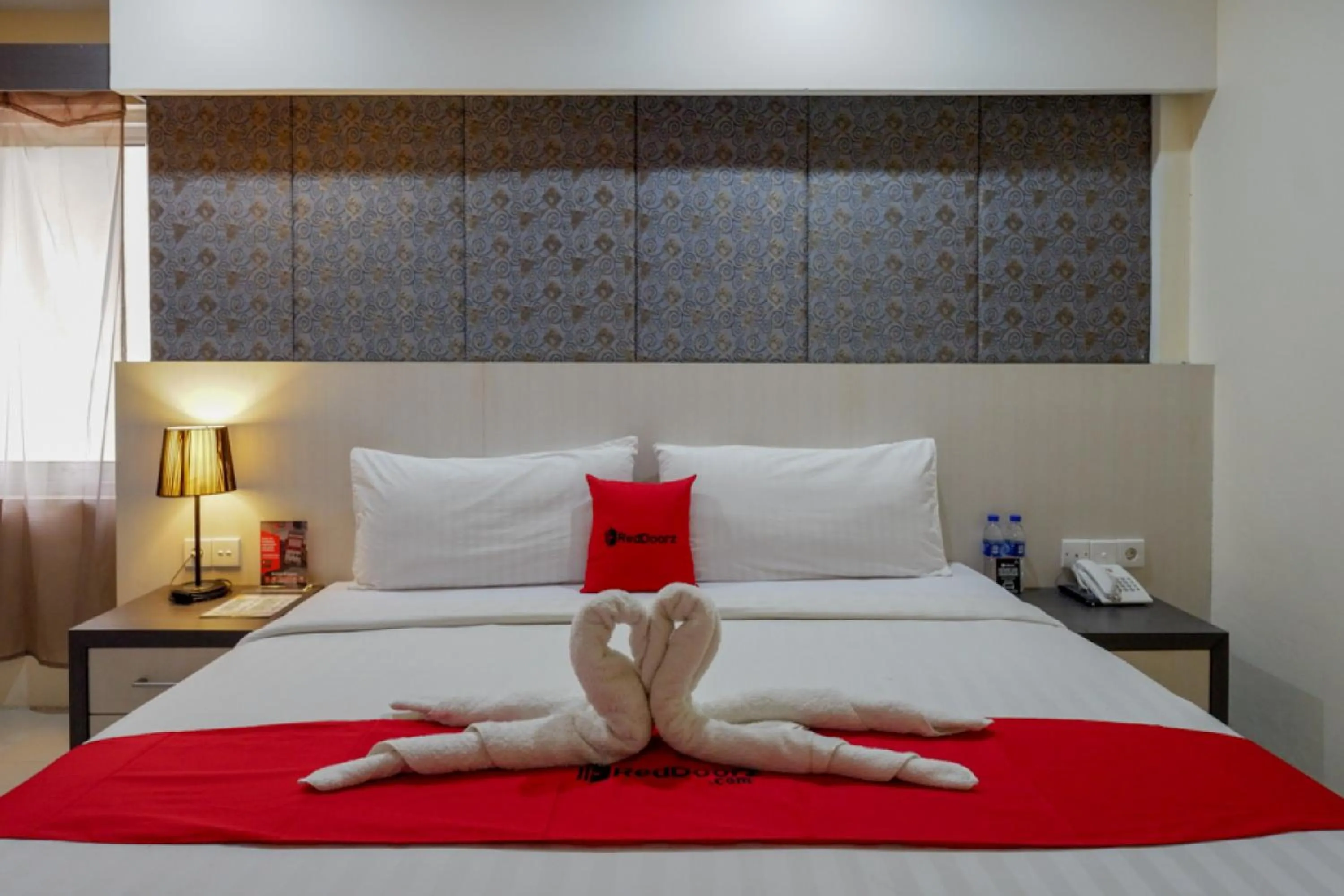 Bedroom, Bed in RedDoorz Plus near Hotel Benua Kendari