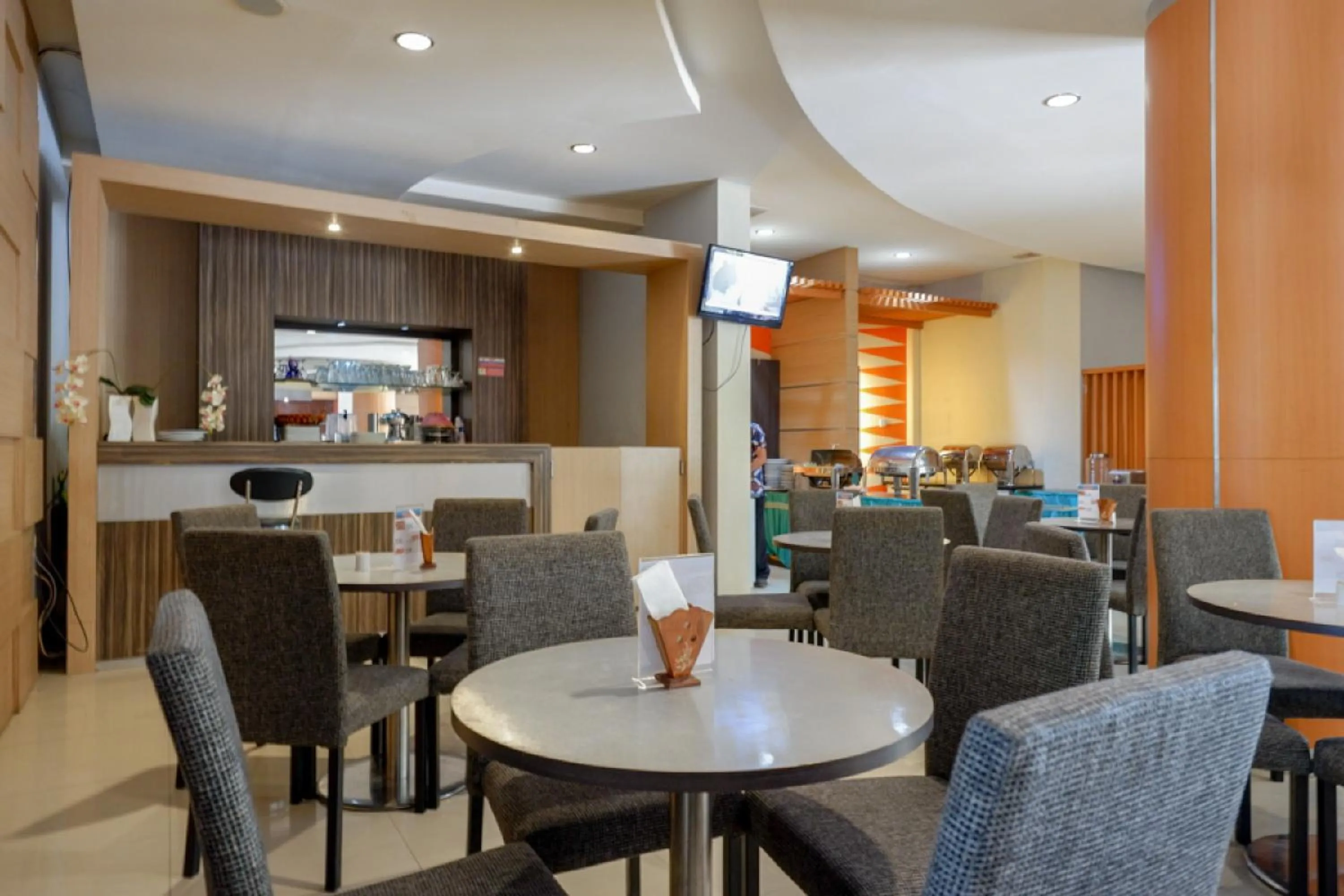 Seating area in RedDoorz Plus near Hotel Benua Kendari