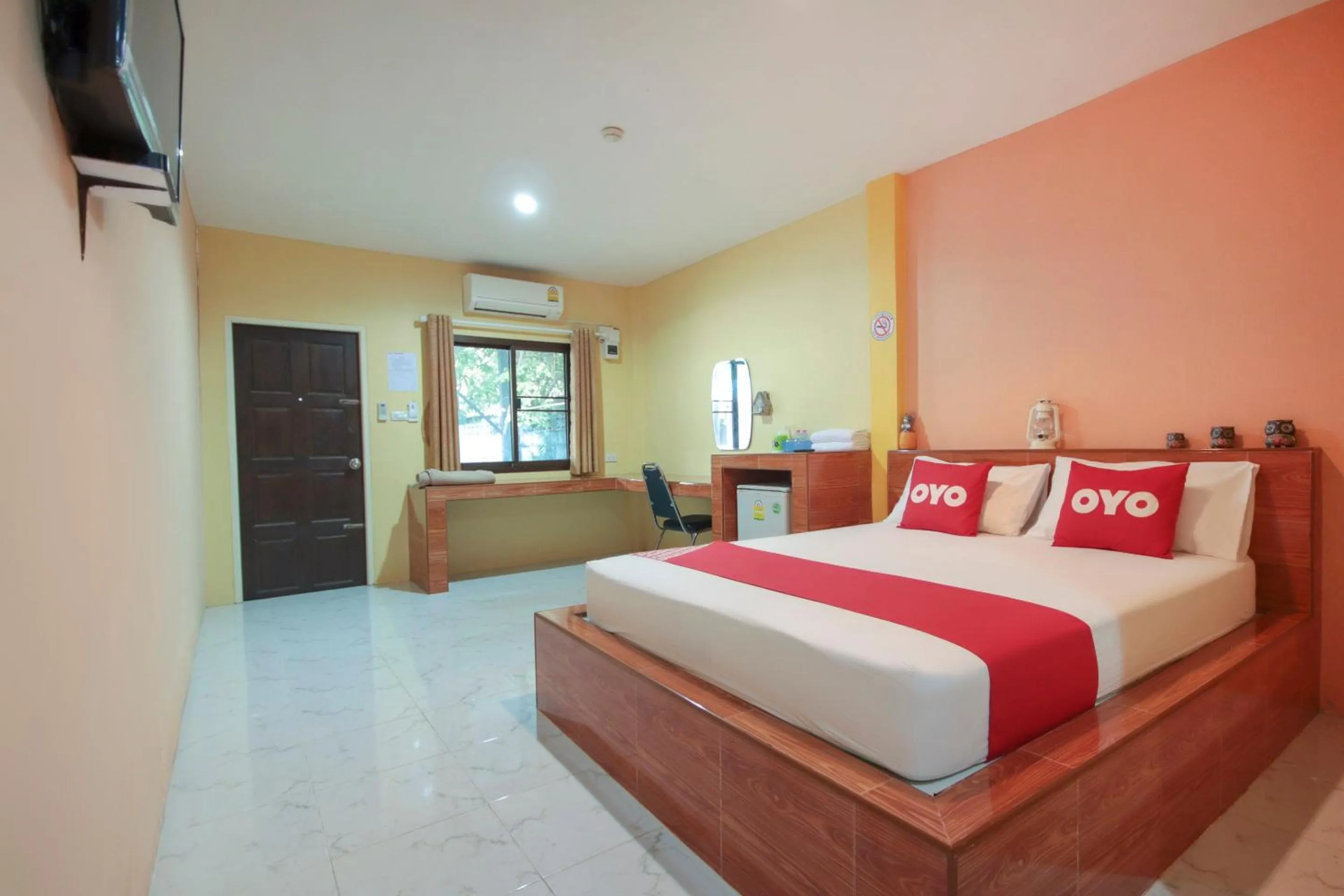 Bedroom, Bed in OYO 682 Fishering Home