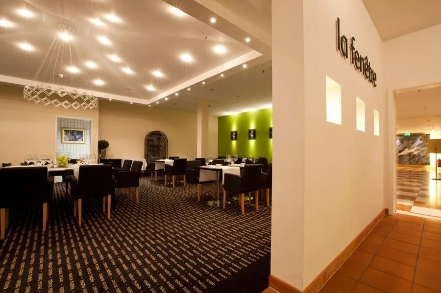 Restaurant/places to eat in relexa Hotel Frankfurt am Main (Superior)
