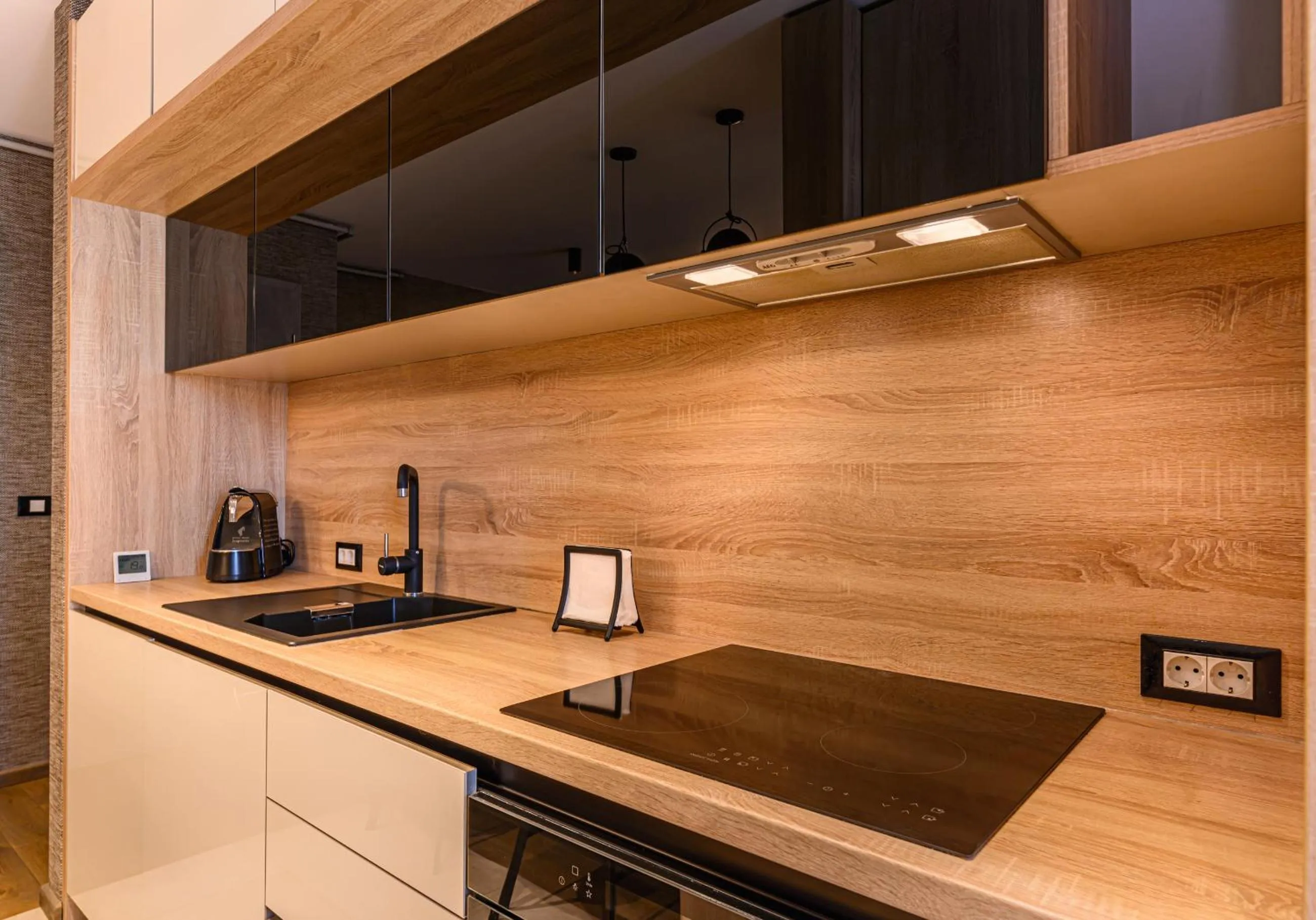 Coffee/tea facilities in Promenada Studios