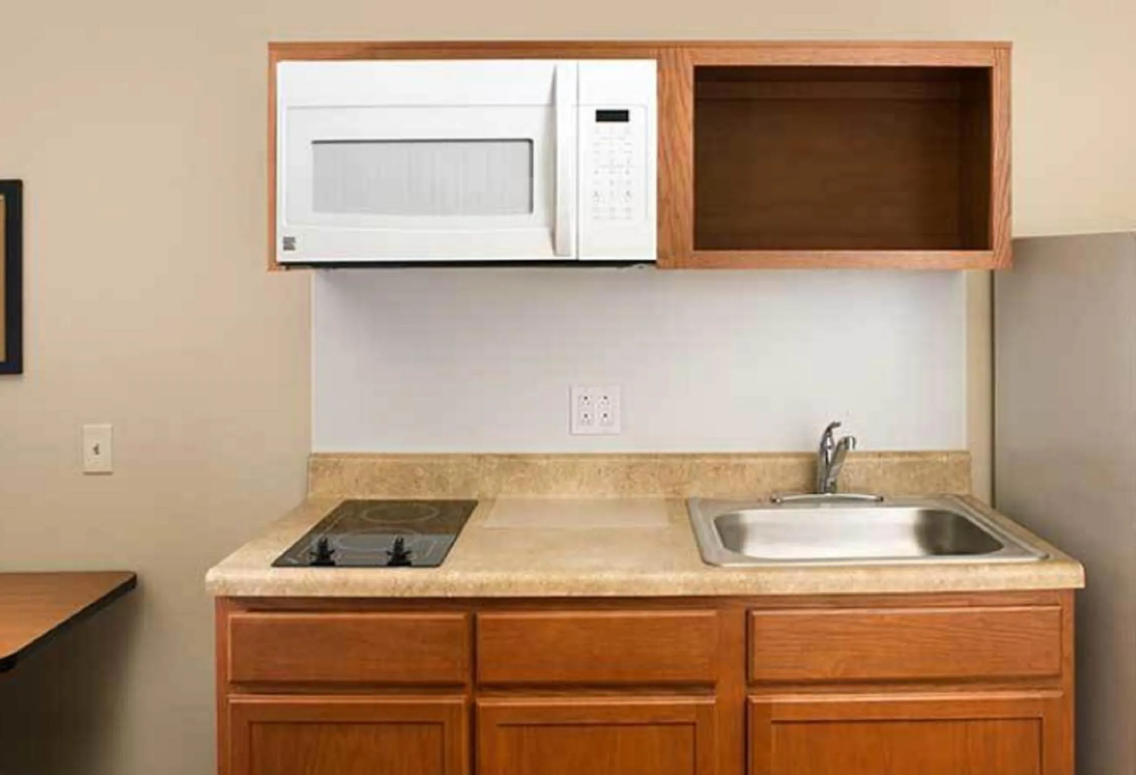 Kitchen or kitchenette in WoodSpring Suites Allentown