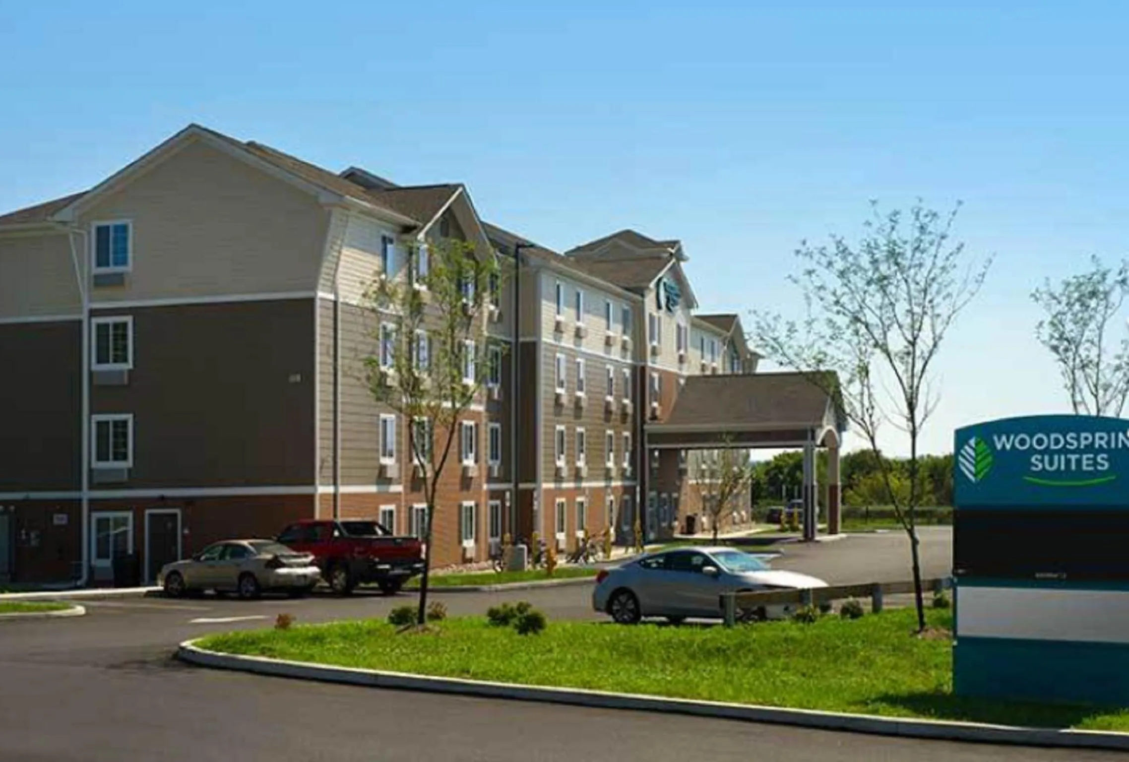 Facade/entrance in WoodSpring Suites Allentown