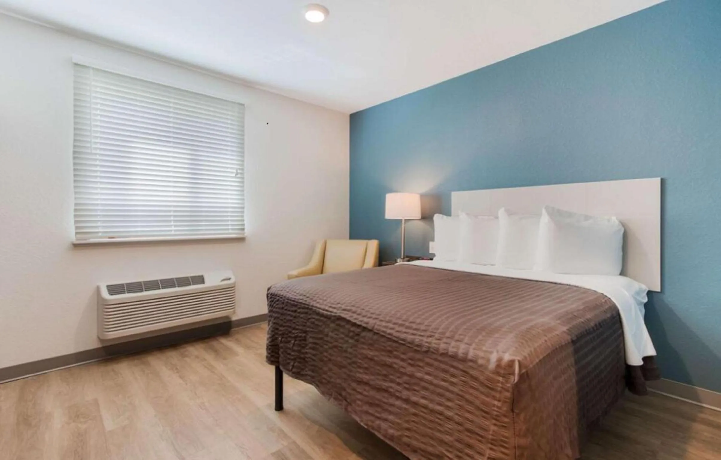 Photo of the whole room, Bed in WoodSpring Suites Allentown