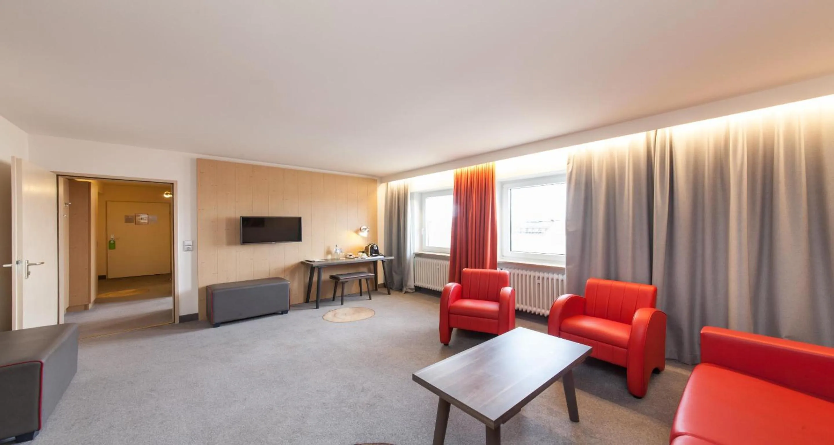 Photo of the whole room in Sure Hotel by Best Western Muenchen Hauptbahnhof