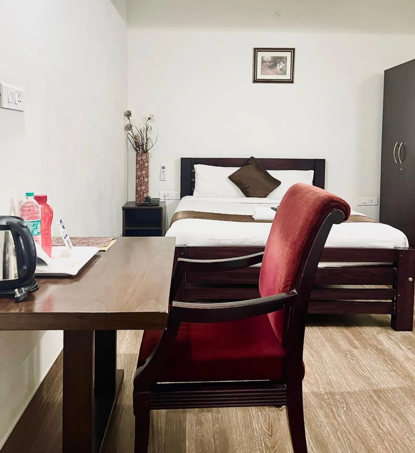 Bedroom, Bed in Hotel Coffee Bean