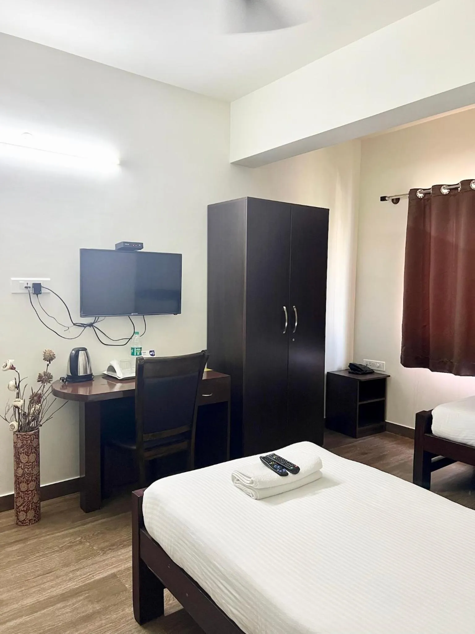 Bedroom, Bed in Hotel Coffee Bean