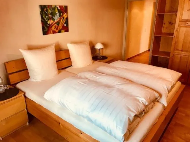 Bedroom, Bed in Hotel Weingut Dehren