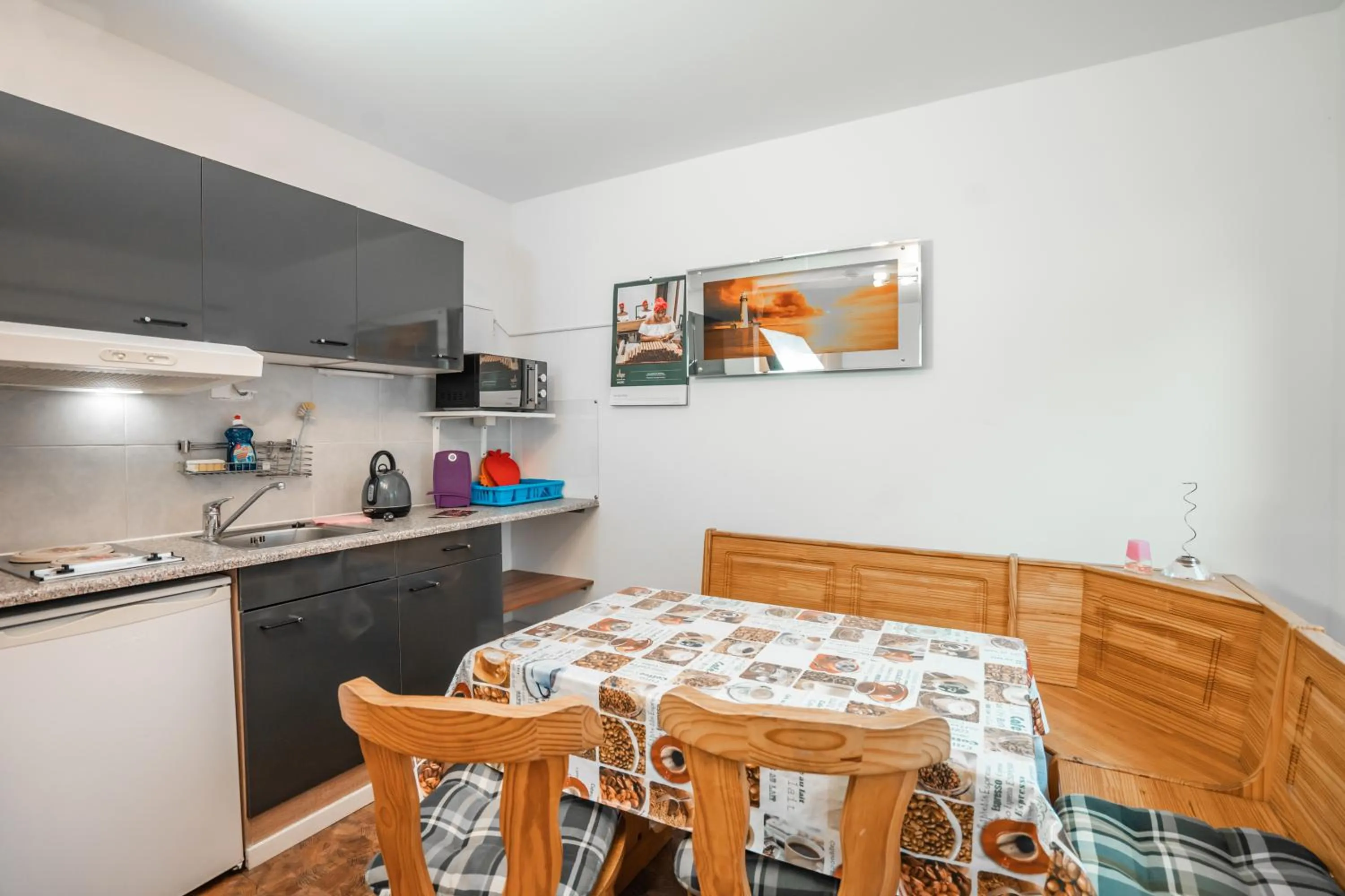 Dining area in Motel Home Berlin
