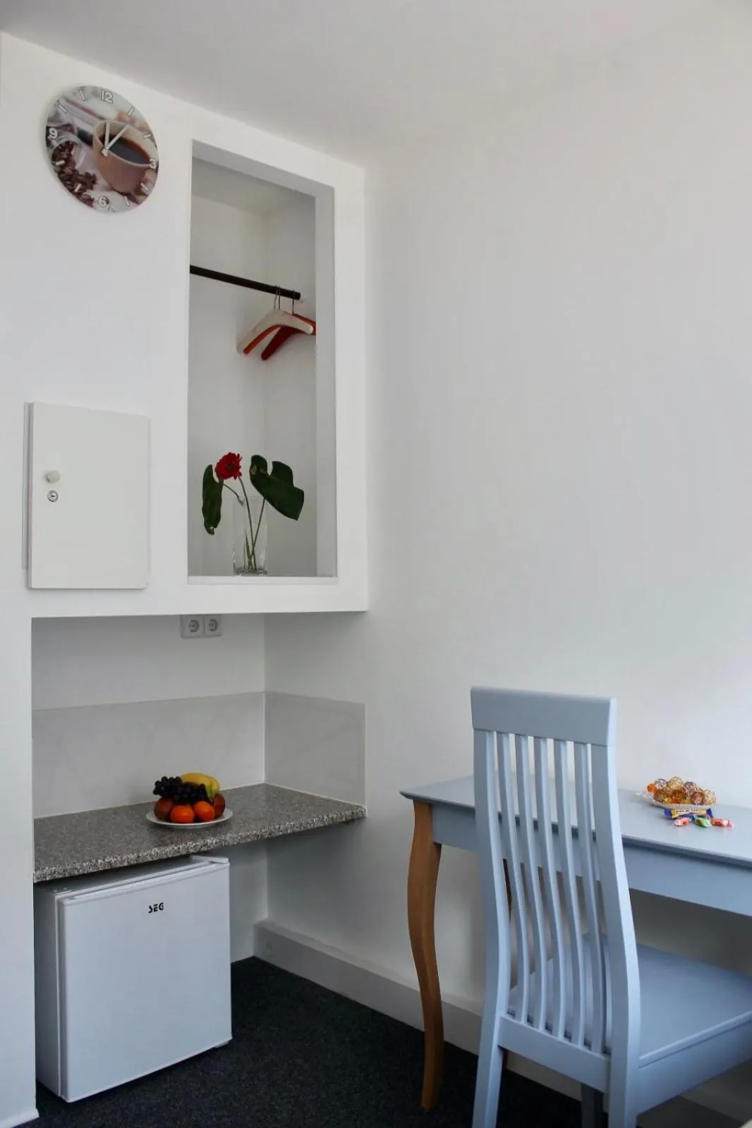 Kitchen or kitchenette in Motel Home Berlin
