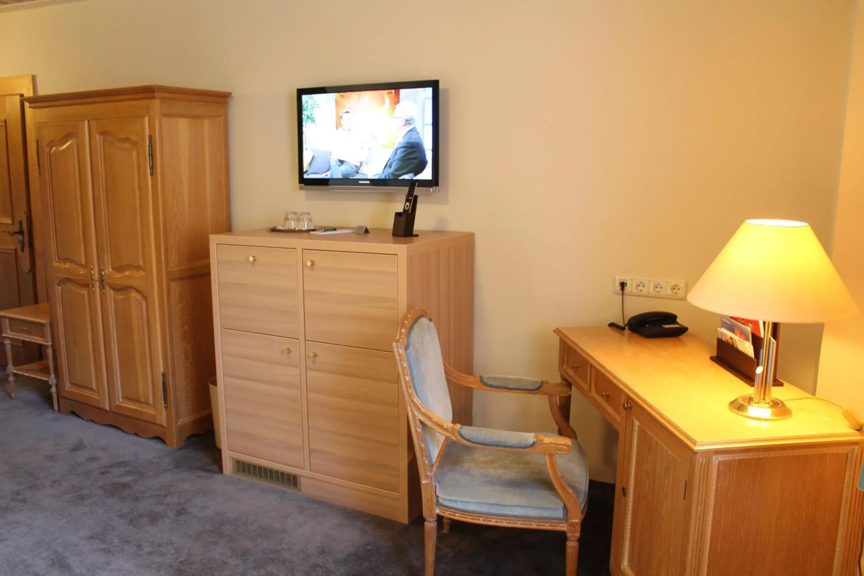 Classic Double Room in Hotel BurgGartenpalais Classic Double Room in Hotel BurgGartenpalais