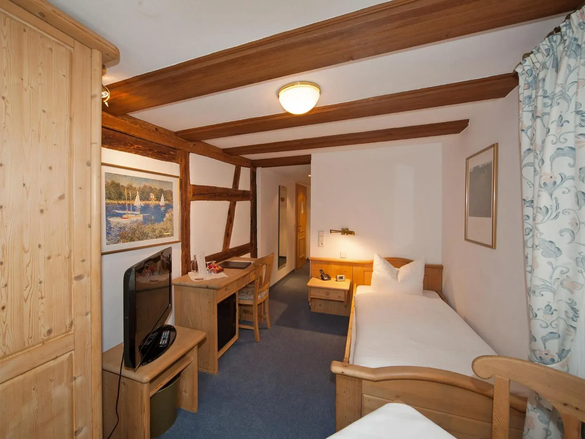 Single Room in Hotel Engel Single Room in Hotel Engel