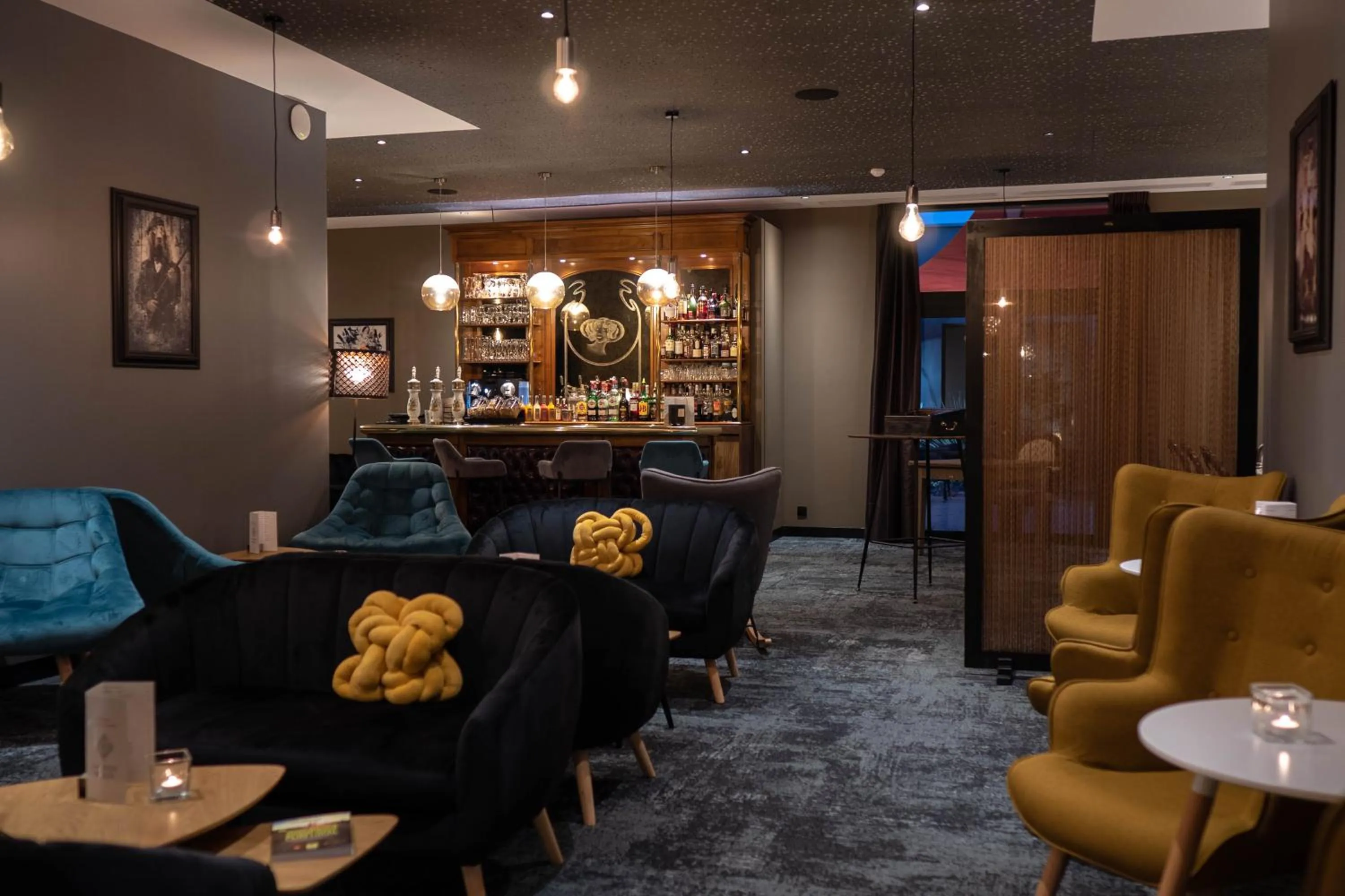 Lounge or bar in Hôtel & Restaurant La maison des blés