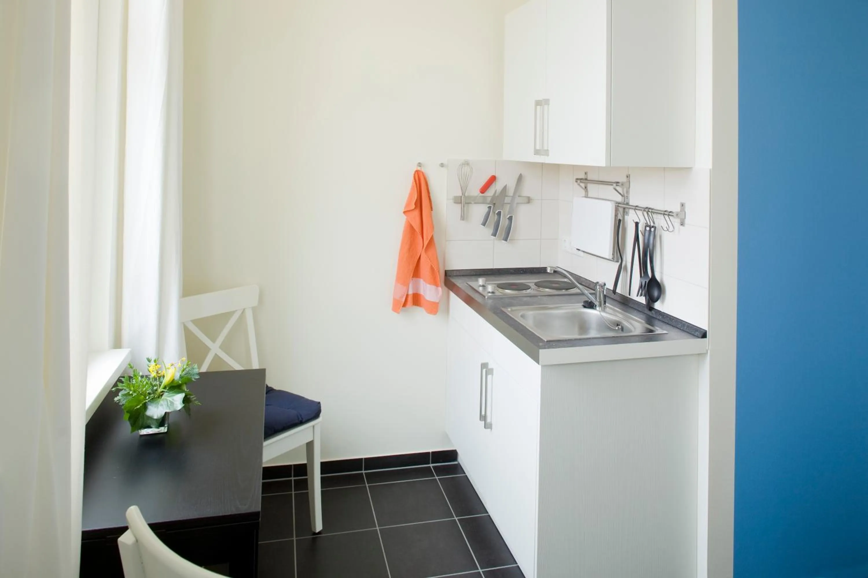 Kitchen or kitchenette in Kulturgasthof Alte Reederei