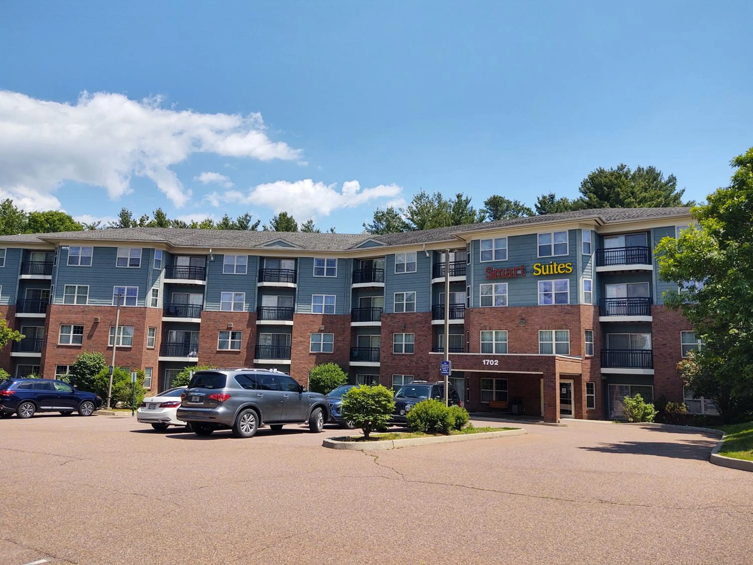 Property building in Smart Suites on the Hill