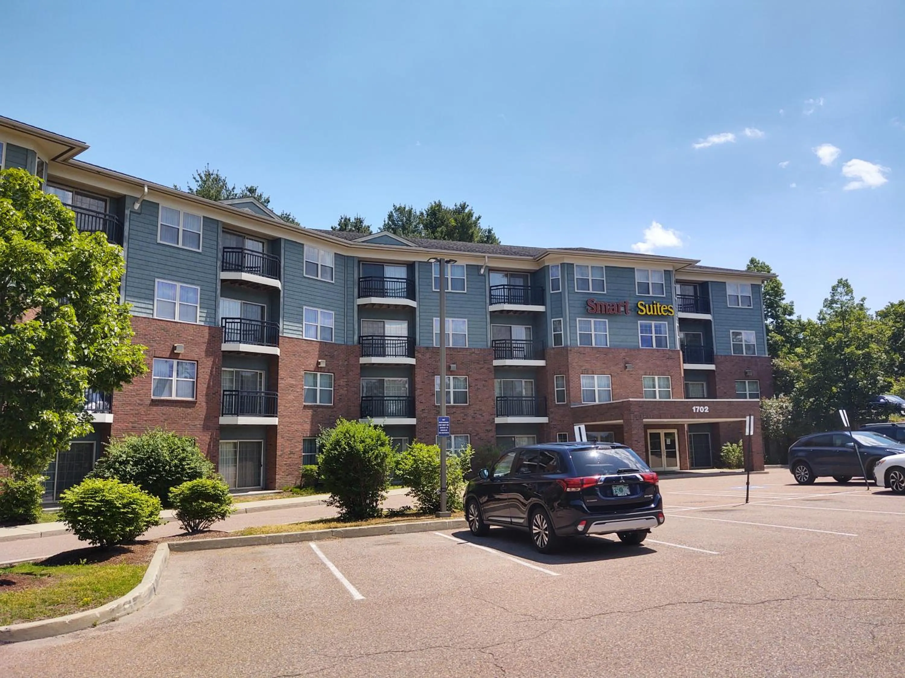 Property building in Smart Suites on the Hill