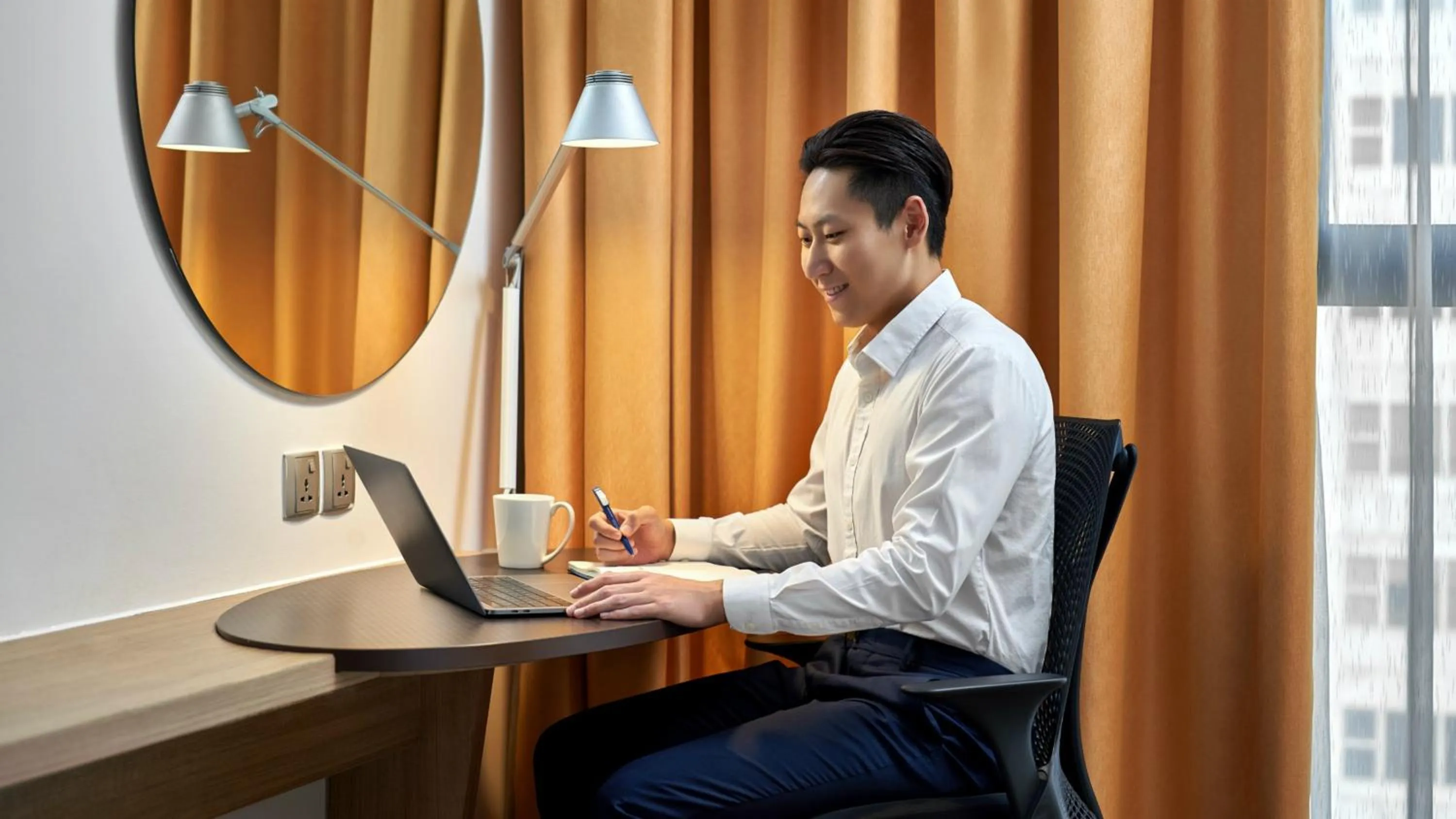 Photo of the whole room in Holiday Inn Express Kota Kinabalu City Centre by IHG