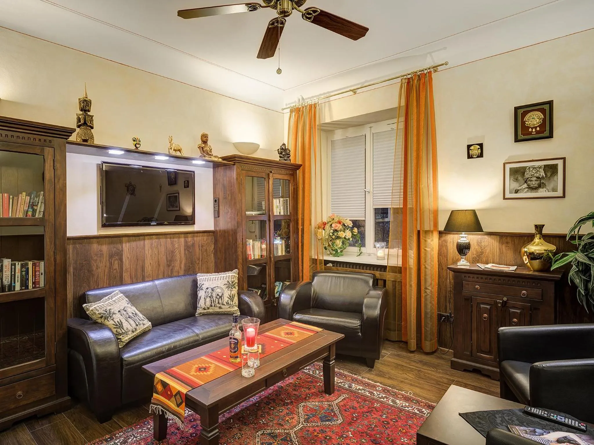 Library in Hotel Linde