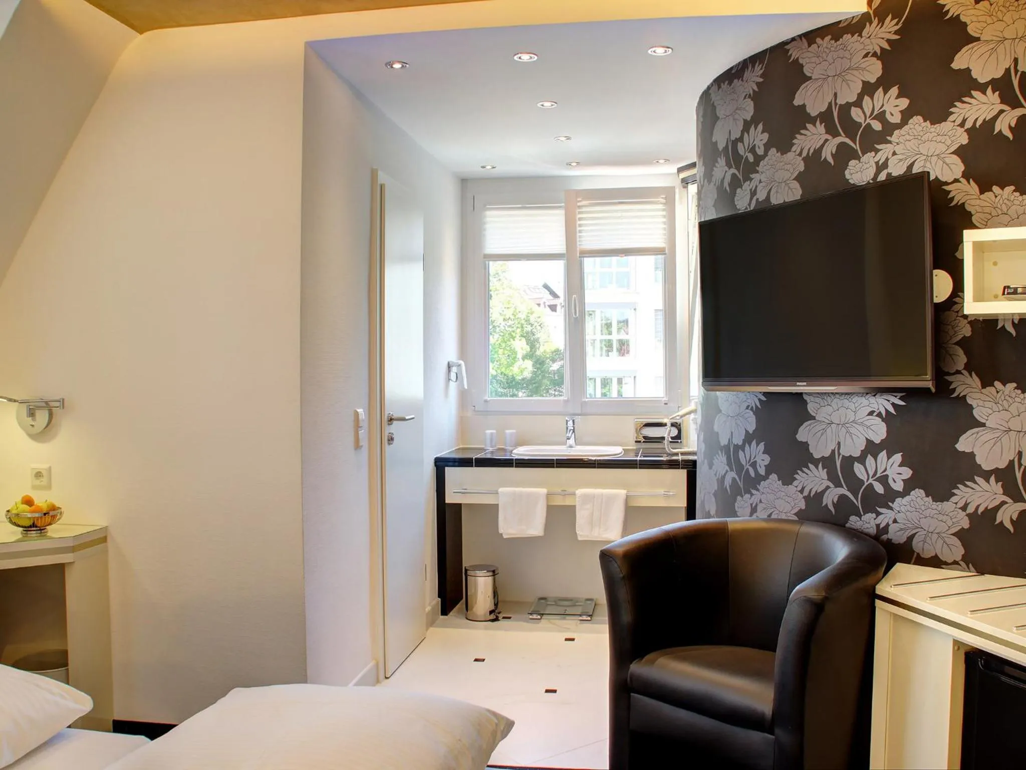 Photo of the whole room, Bed in Hotel Linde