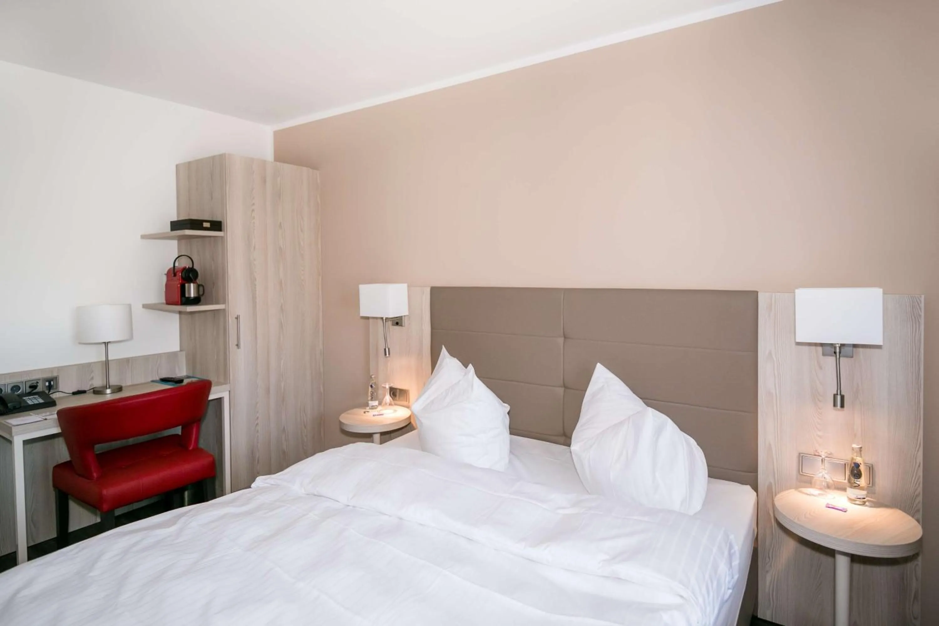 Bedroom, Bed in Best Western Hotel Airport Düsseldorf - Ratingen