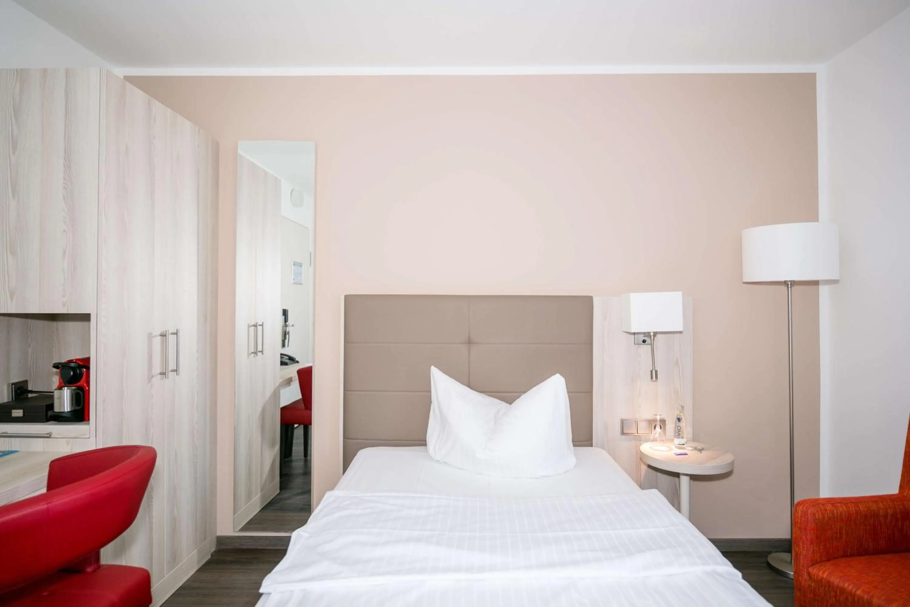 Bedroom, Bed in Best Western Hotel Airport Düsseldorf - Ratingen