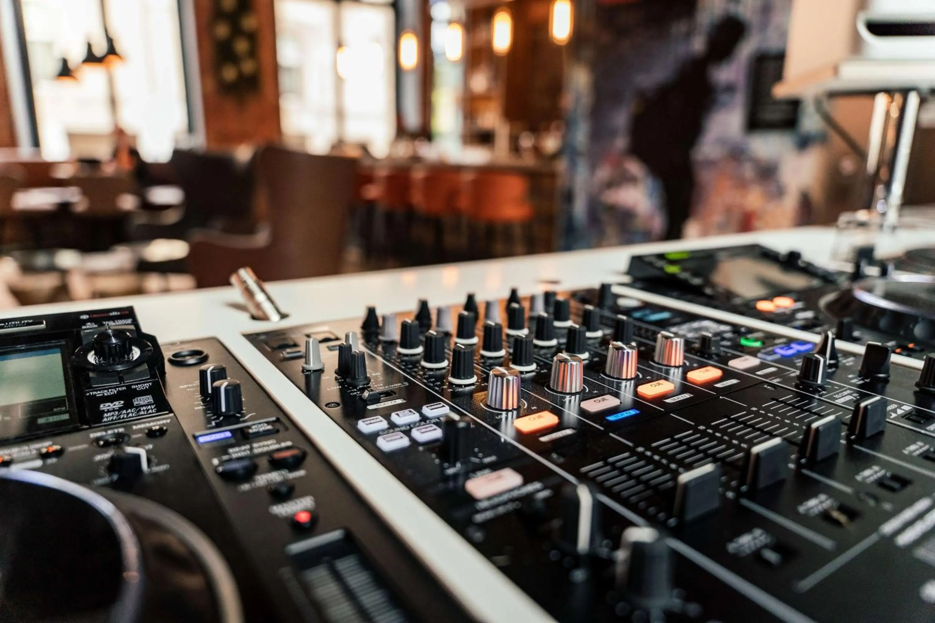 Lounge or bar in Me and All Hotel Hanover, by Hyatt