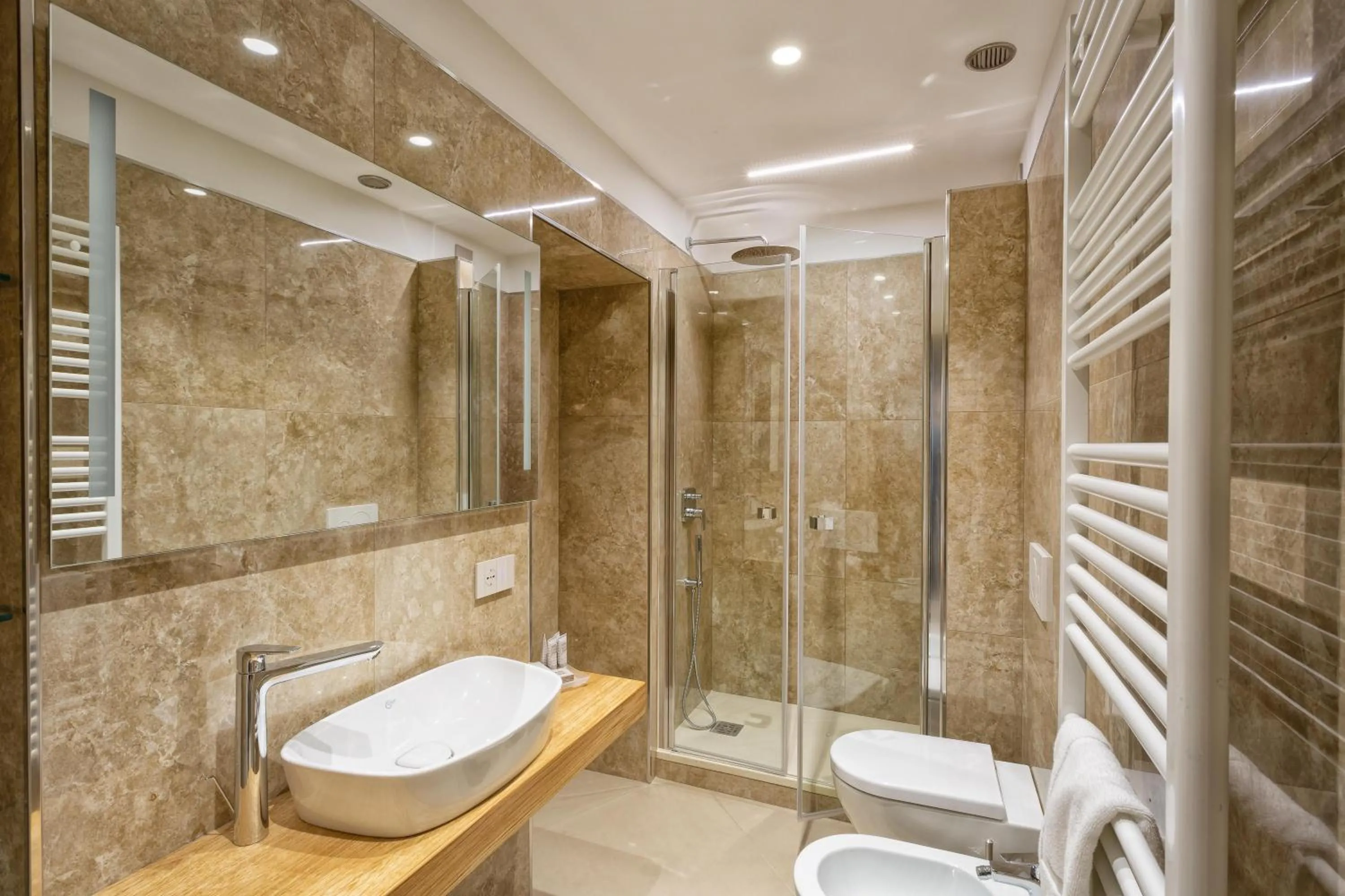 Shower in Casa del Sarto