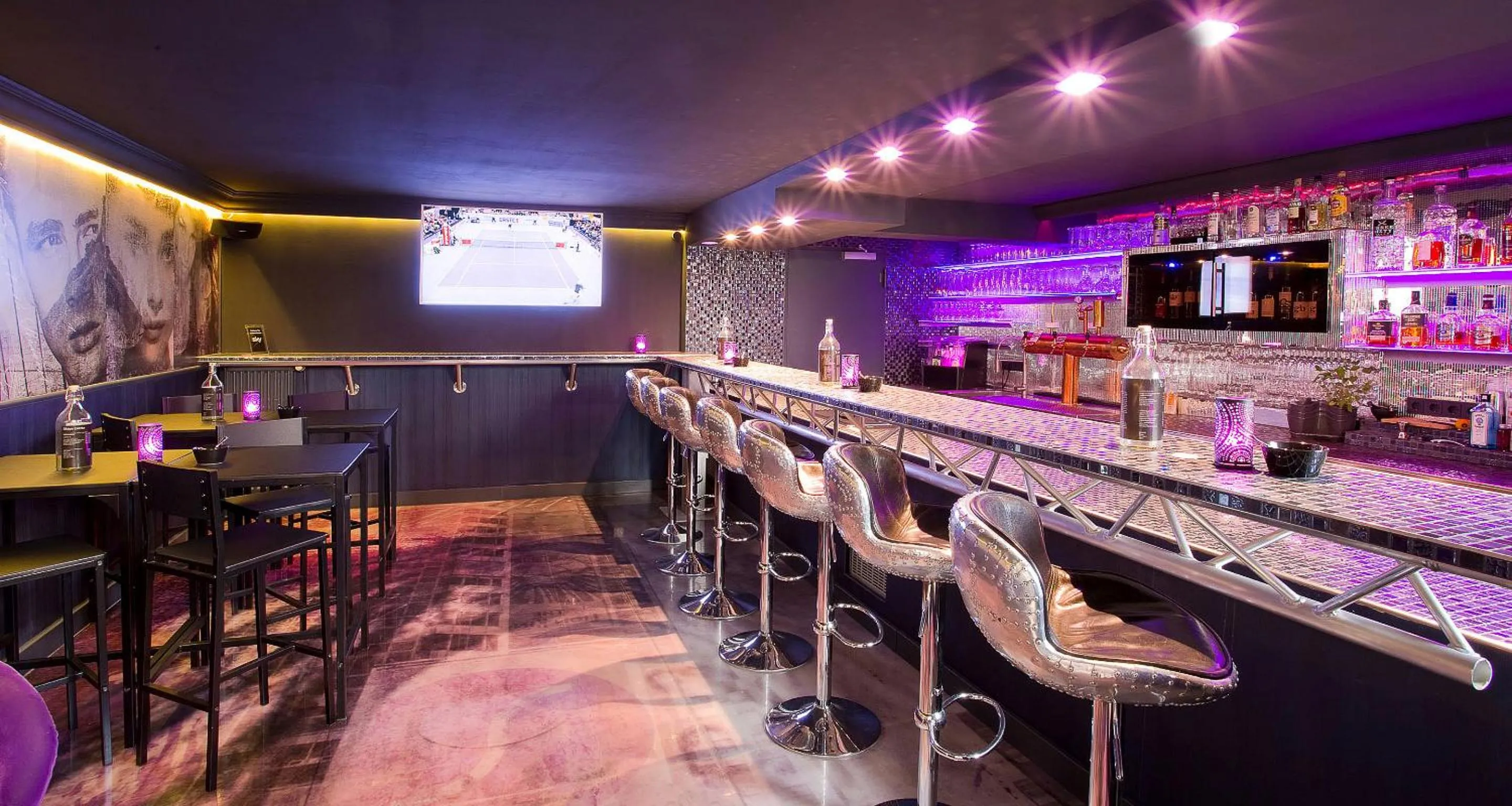 Lounge or bar in PLAZA INN stays design Dortmund