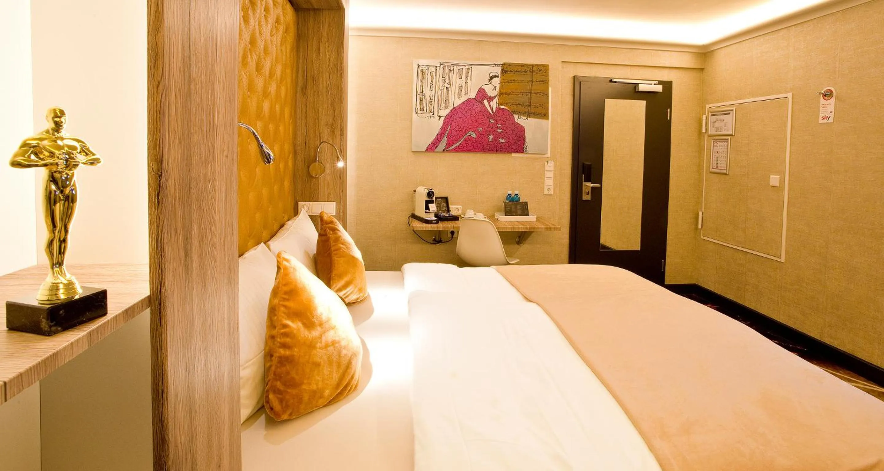 Bed in PLAZA INN stays design Dortmund