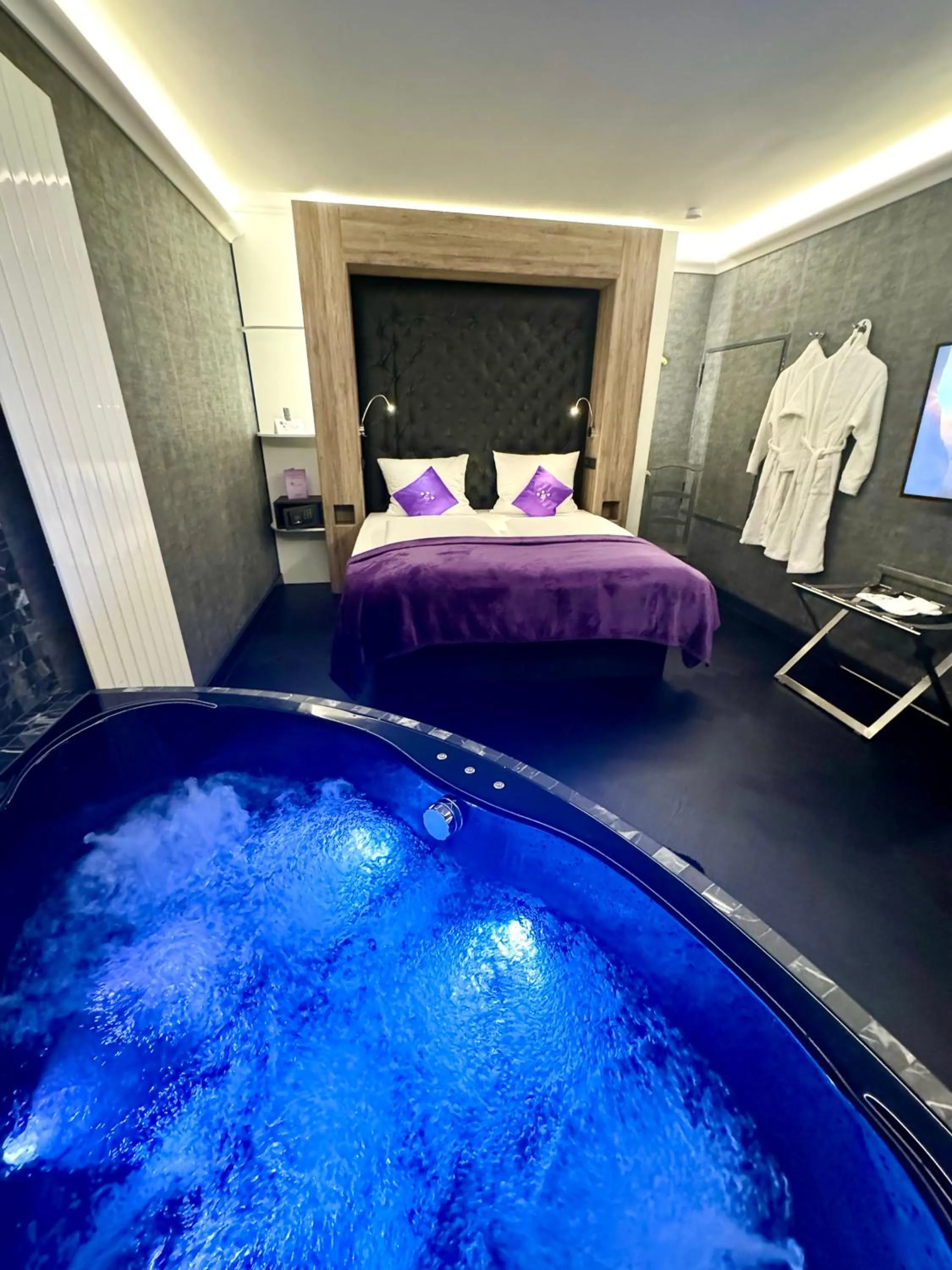 Bed in PLAZA INN stays design Dortmund