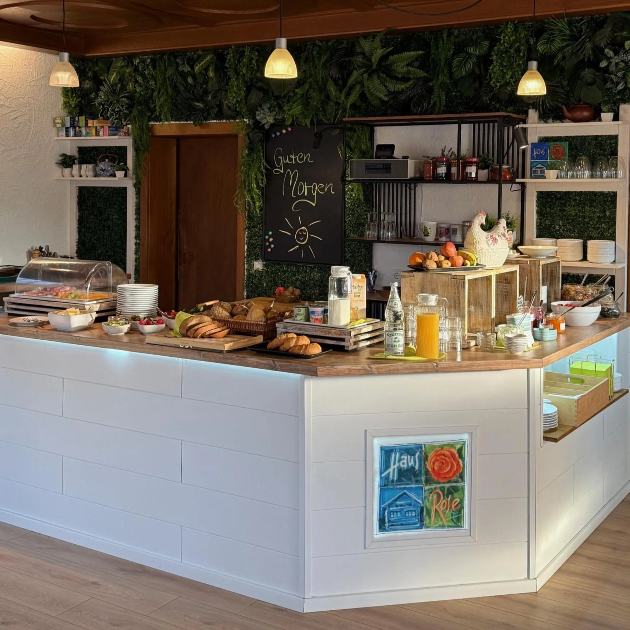 Restaurant/places to eat in Haus Rose