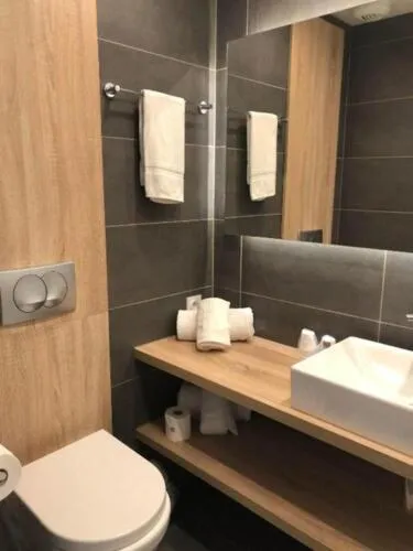 Toilet in Lagrange Apart'Hôtel Antibes Olympie