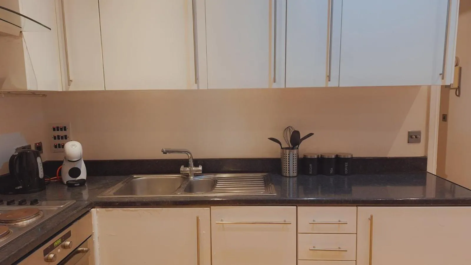 Kitchen or kitchenette in Comfort Cosy Stay- studios