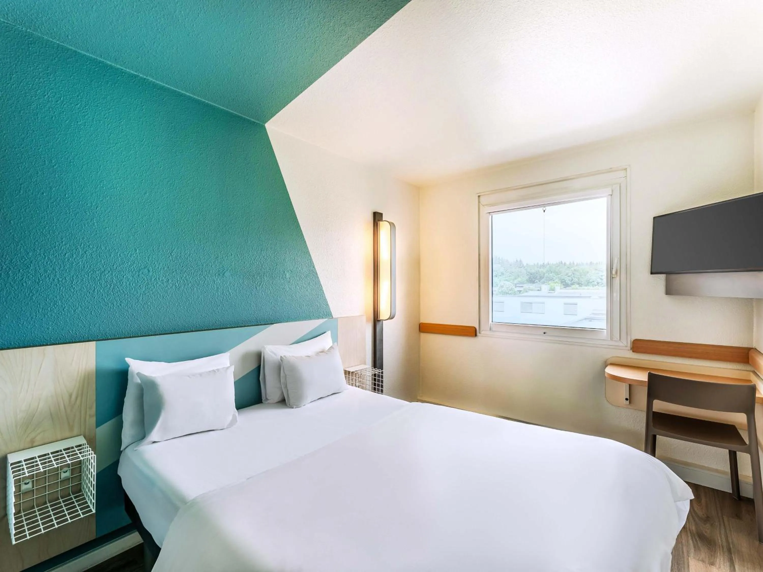 Bed in B&B HOTEL Freiburg-West