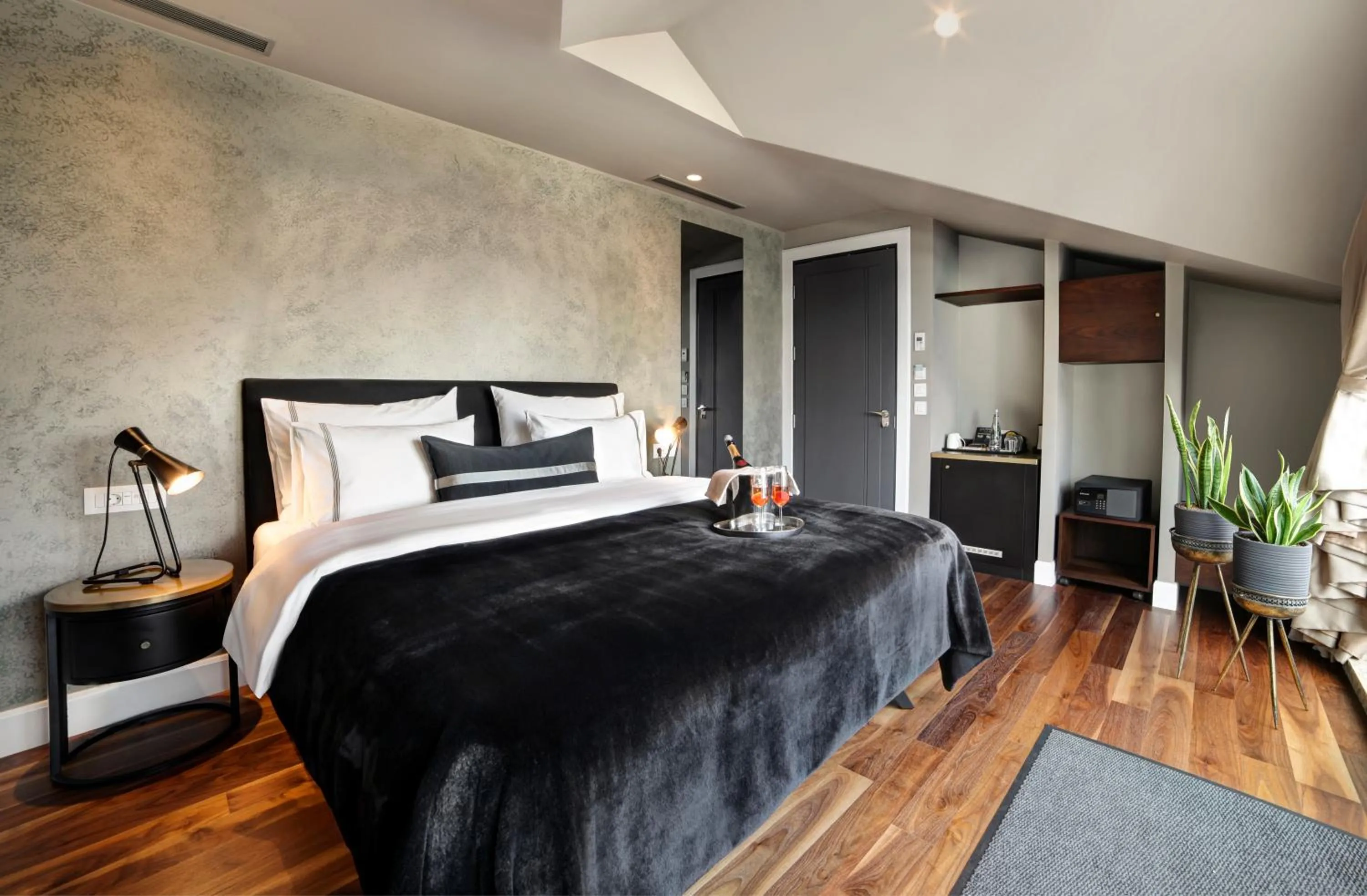 Bed in 39 Kalamış Marina Hotel & Restaurant