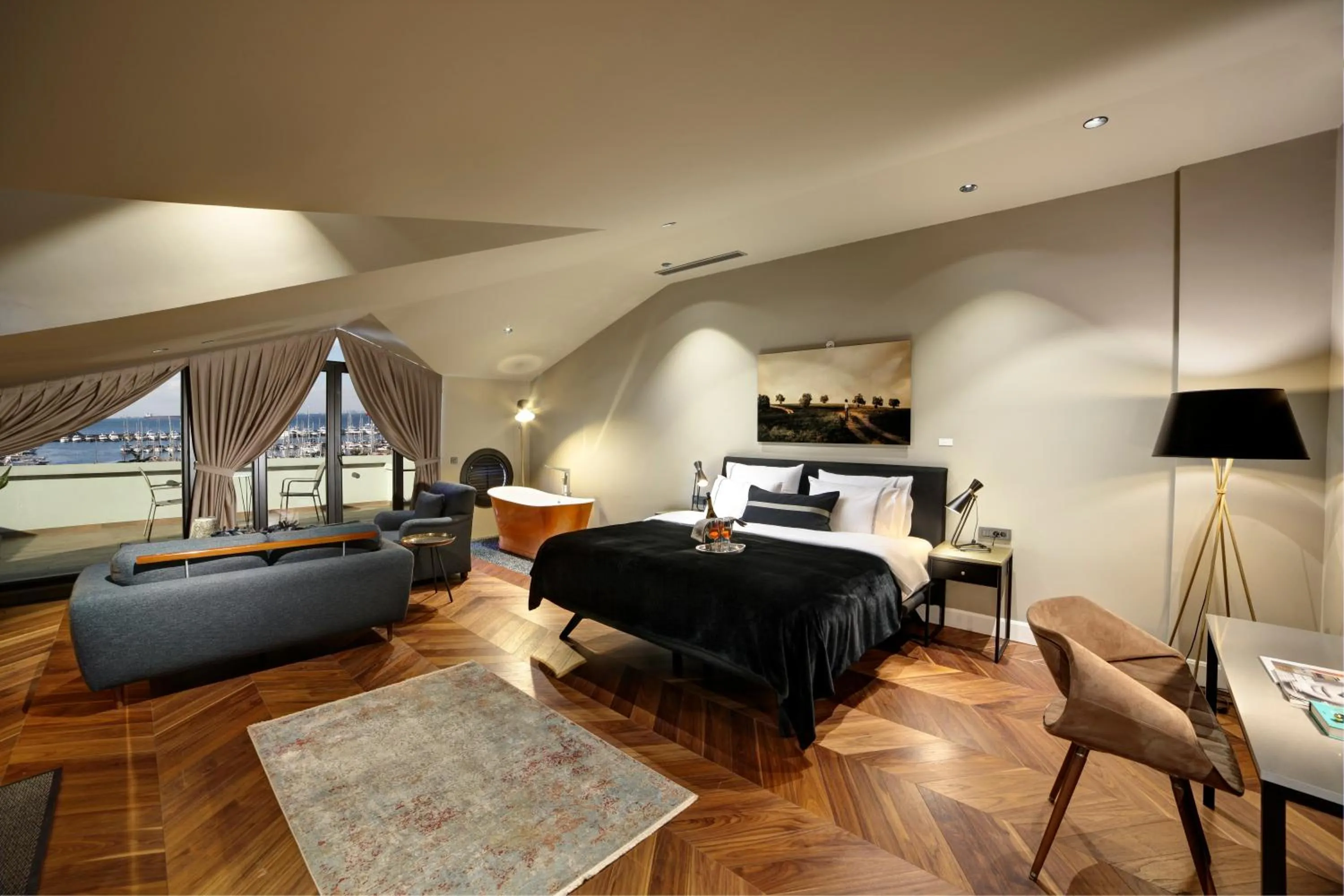 Bed in 39 Kalamış Marina Hotel & Restaurant