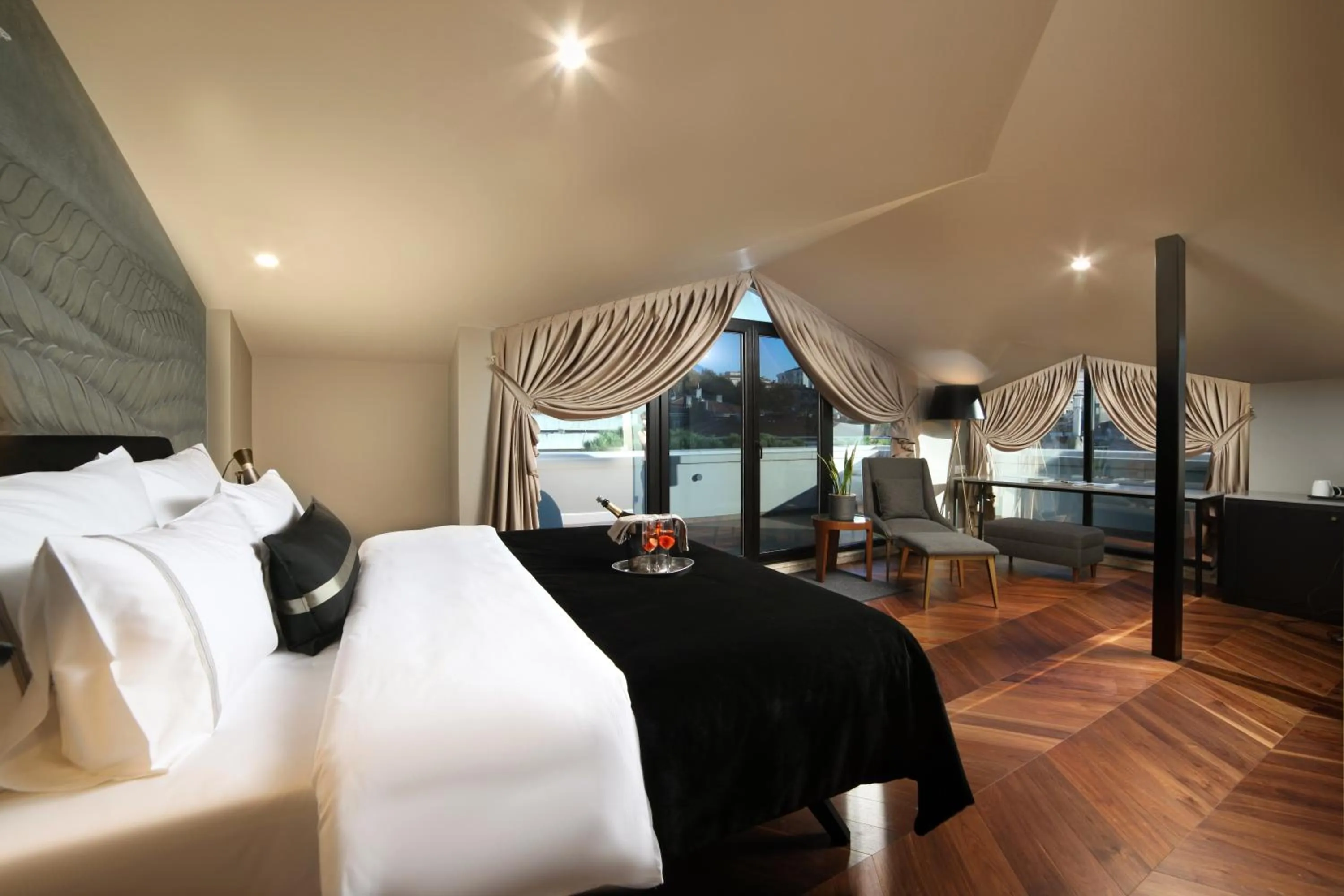 Photo of the whole room, Bed in 39 Kalamış Marina Hotel & Restaurant