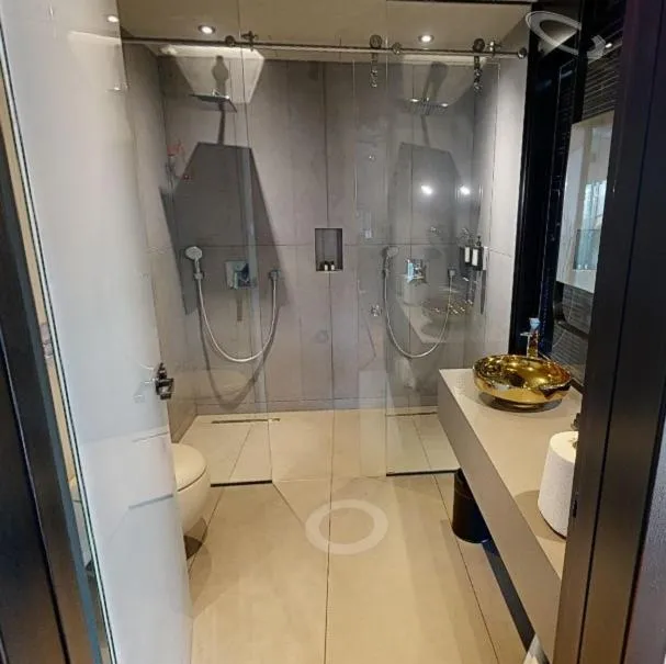 Shower in 39 Kalamış Marina Hotel & Restaurant