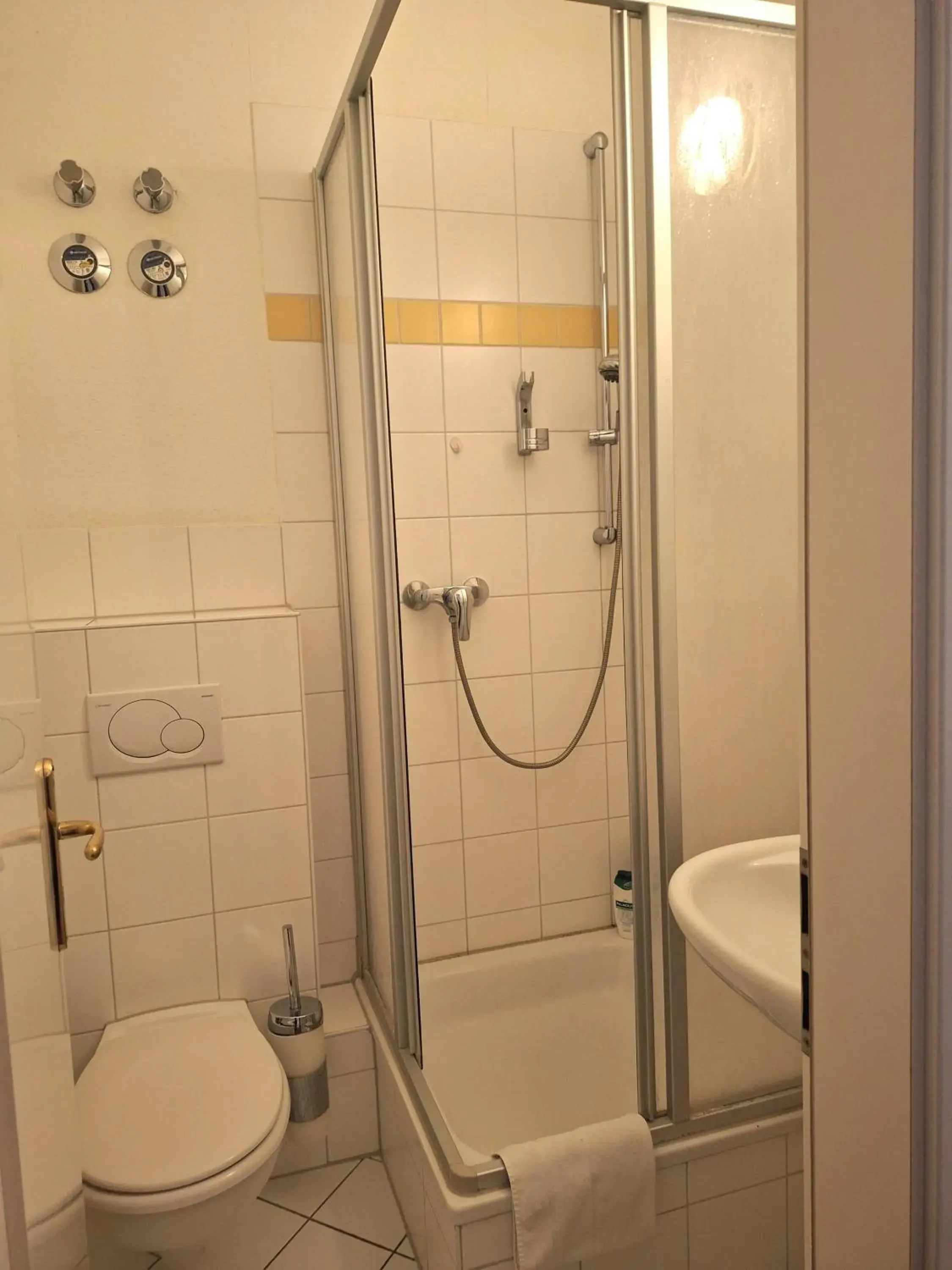 Single Room in Hotel Amelie Berlin Single Room in Hotel Amelie Berlin