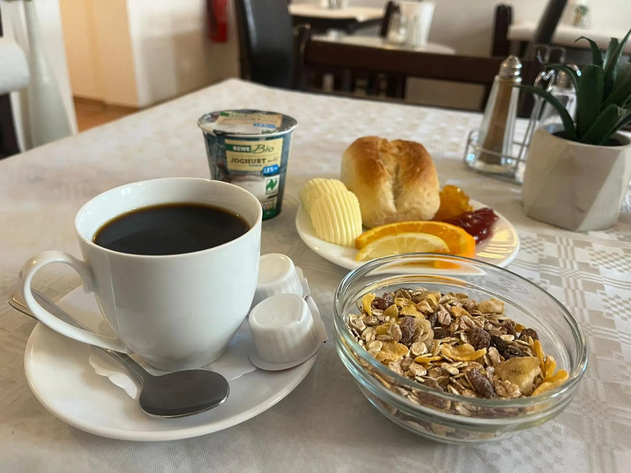 Breakfast in Hotel Amelie Berlin