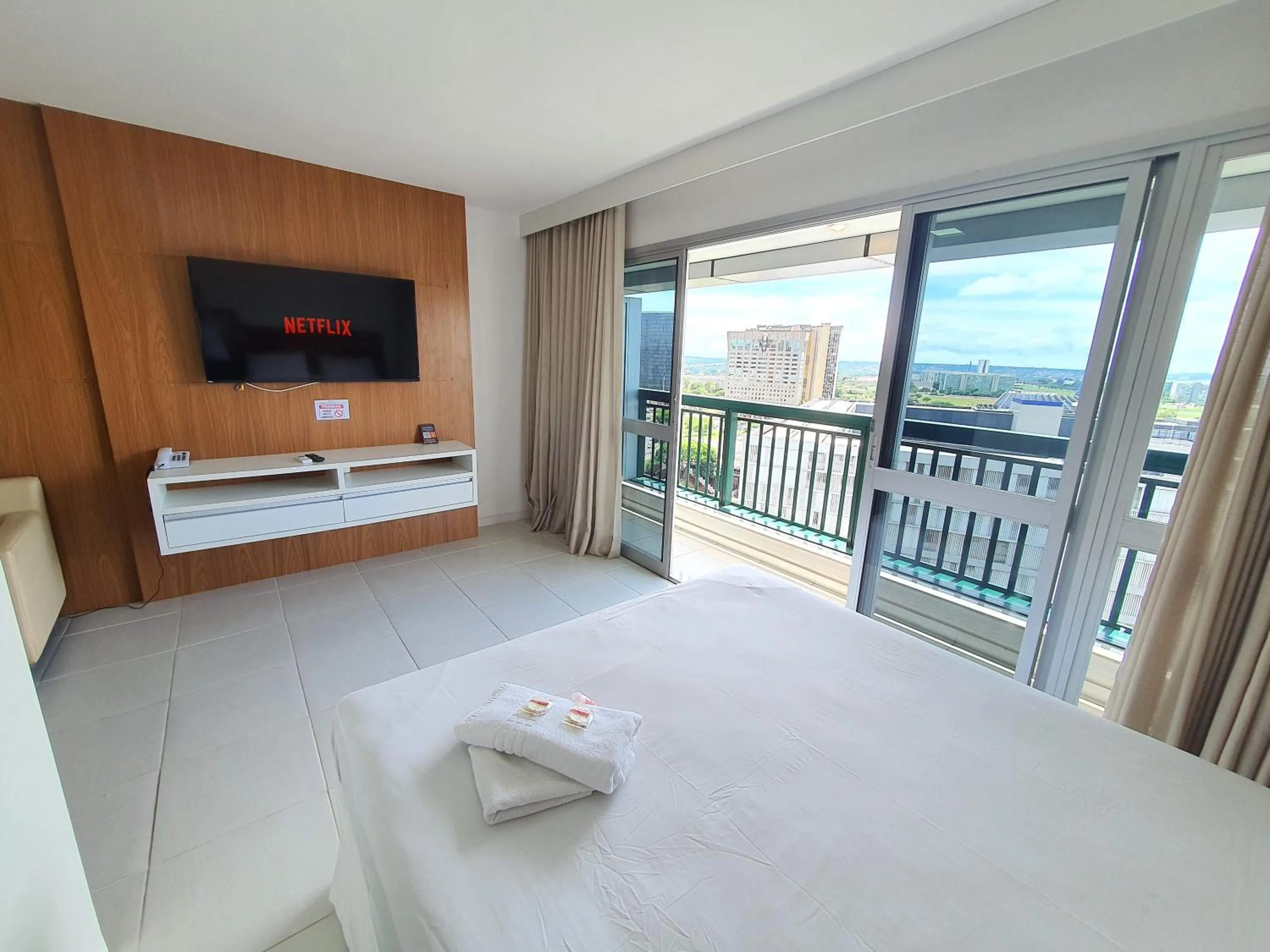 TV and multimedia, Bed in Flat Vision Executivo Premium By Rei dos Flats