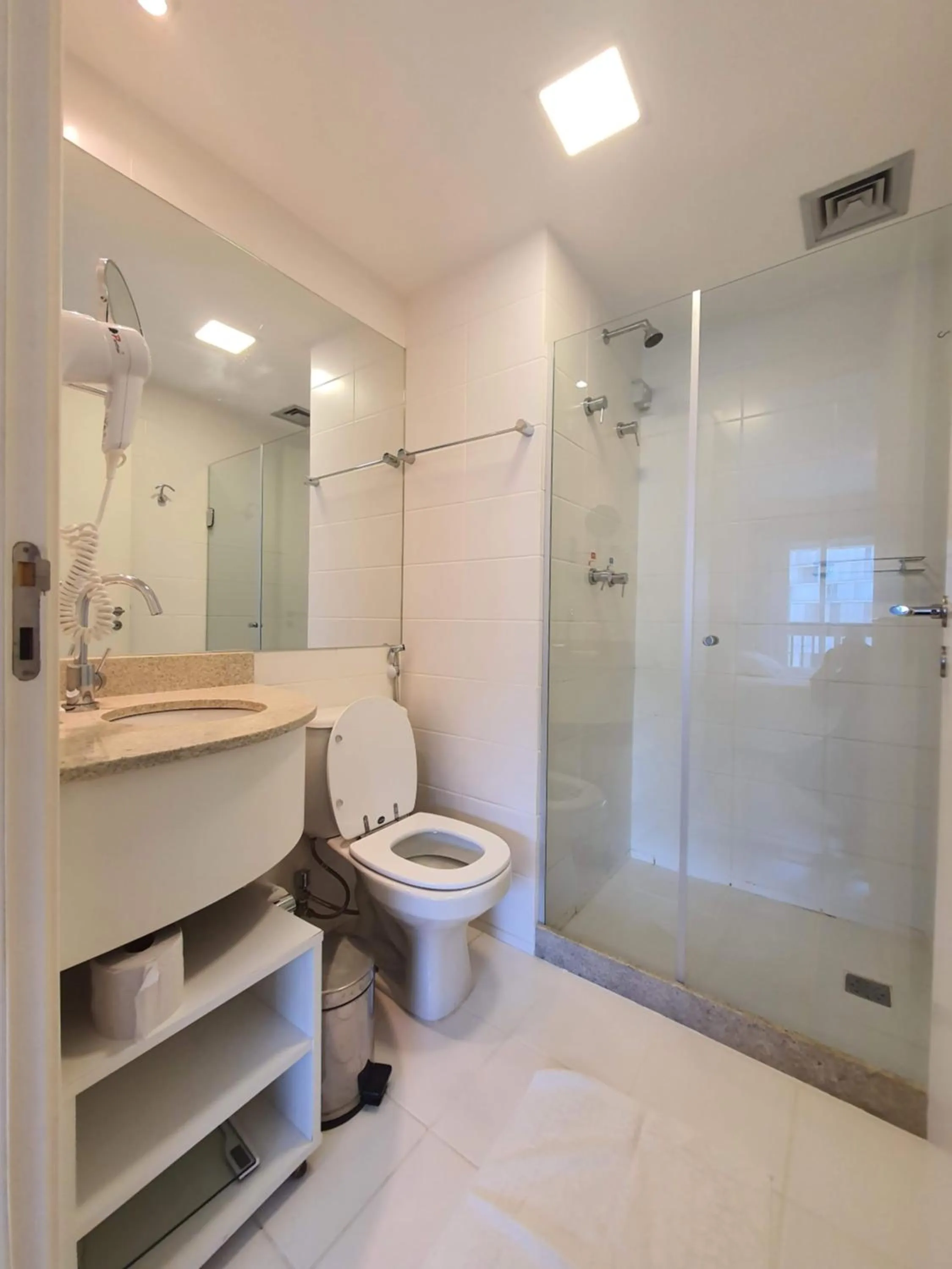 Shower in Flat Vision Executivo Premium By Rei dos Flats