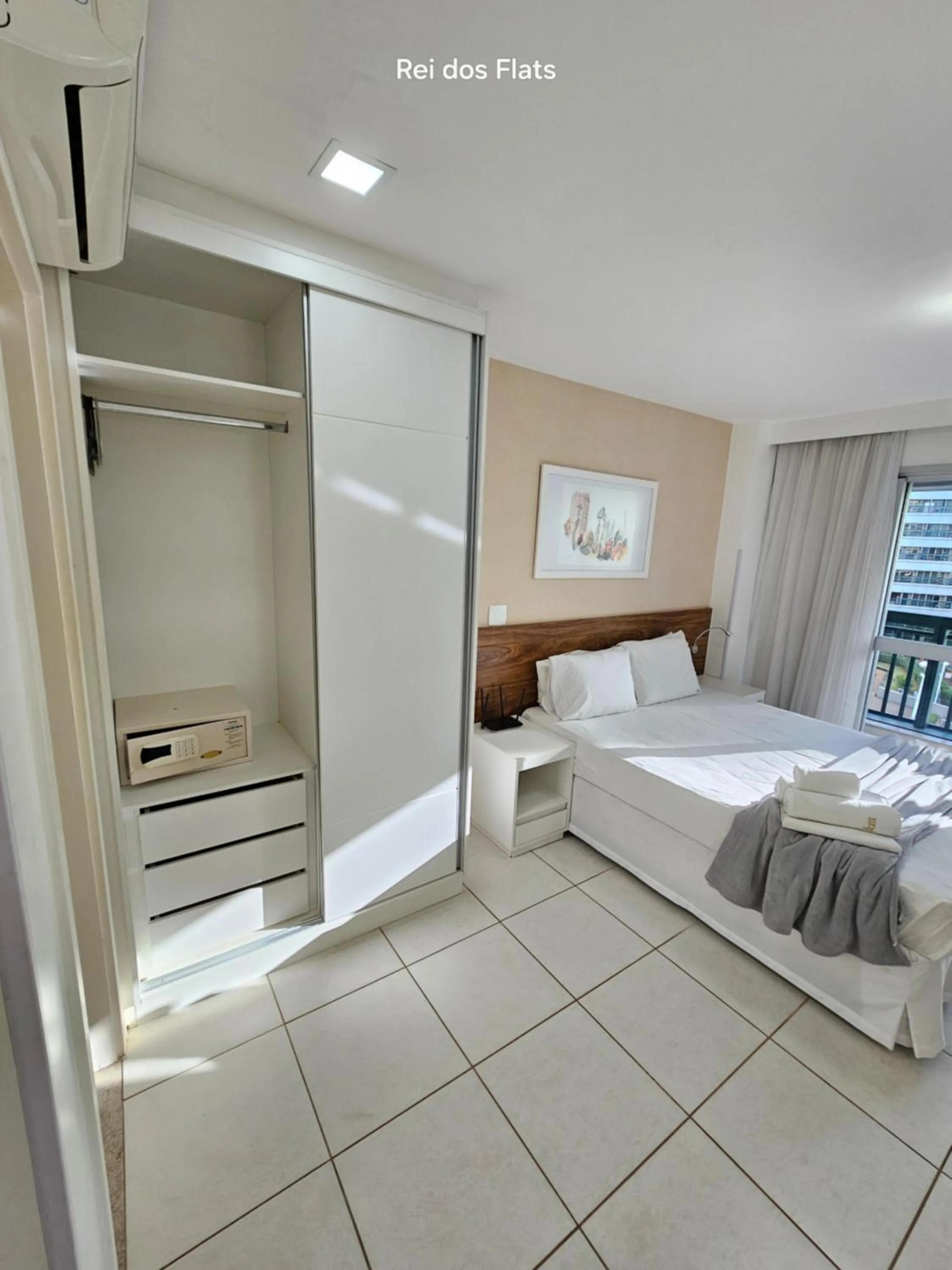 Photo of the whole room, Bed in Flat Vision Executivo Premium By Rei dos Flats