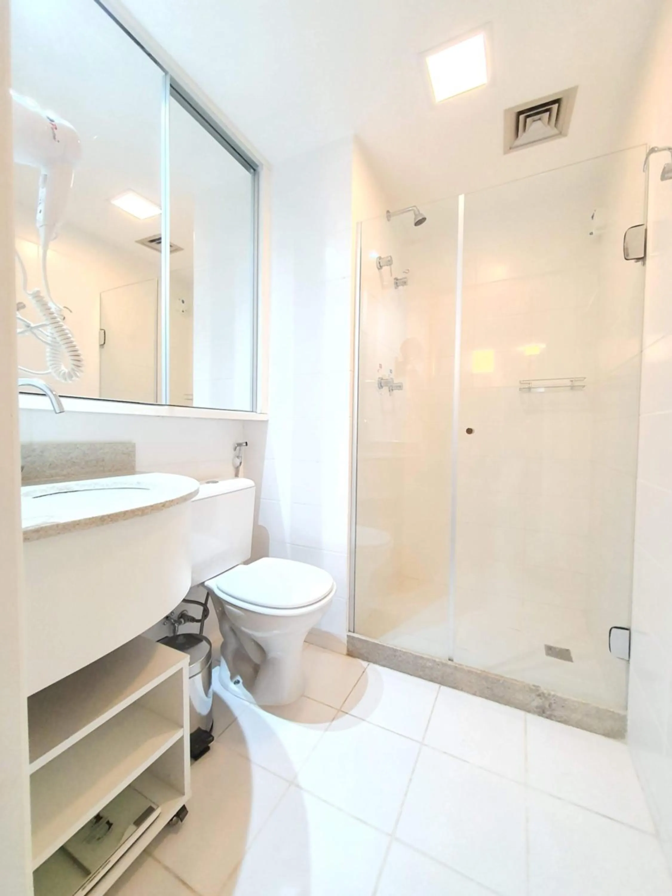 Shower in Flat Vision Executivo Premium By Rei dos Flats